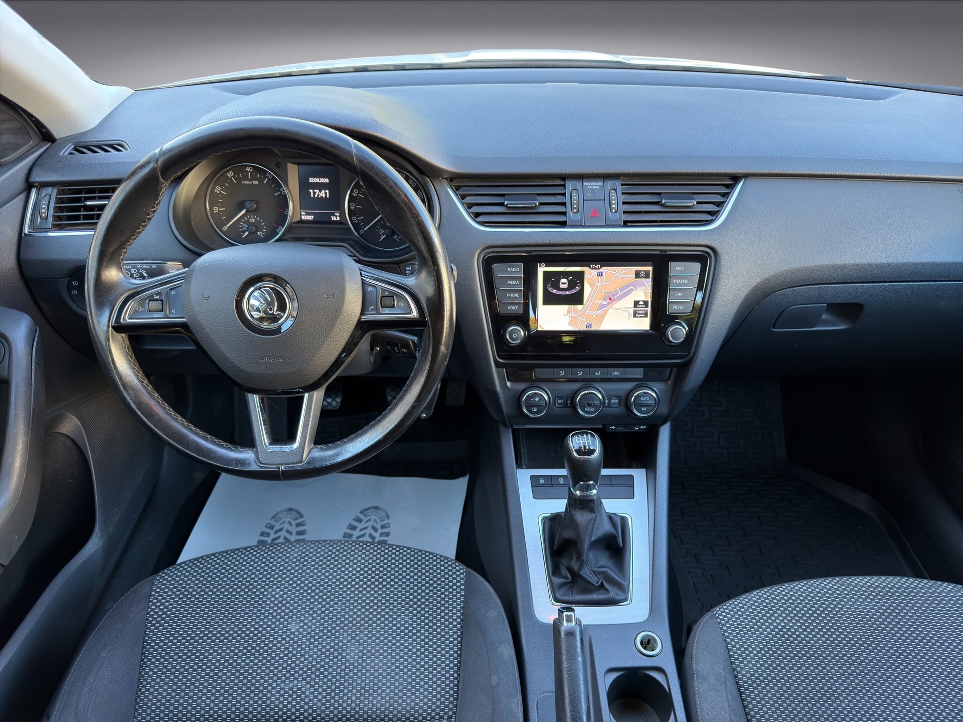 SKODA Octavia Combi 1.4 TSI G-tec Style CNG-image-9