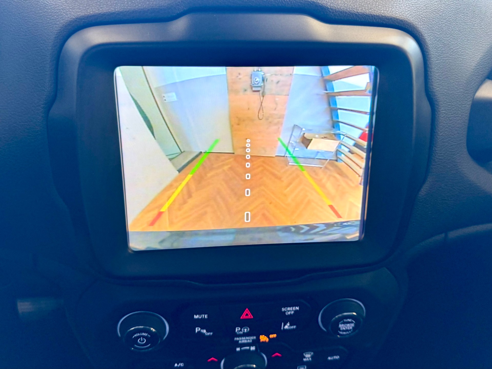 JEEP Renegade 1.5 MHEV Swiss Limited Plus-image-25