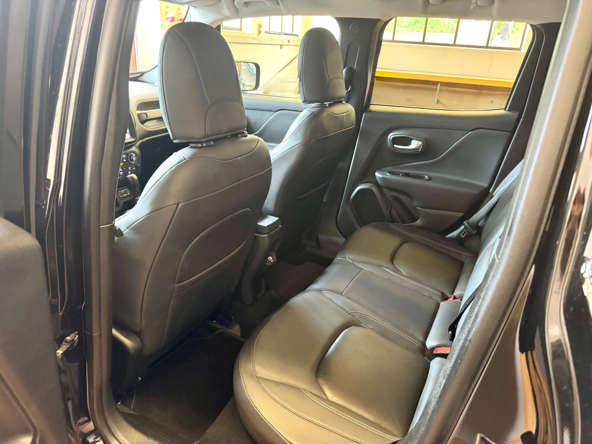 JEEP Renegade 1.5 MHEV Swiss Limited Plus-image-17