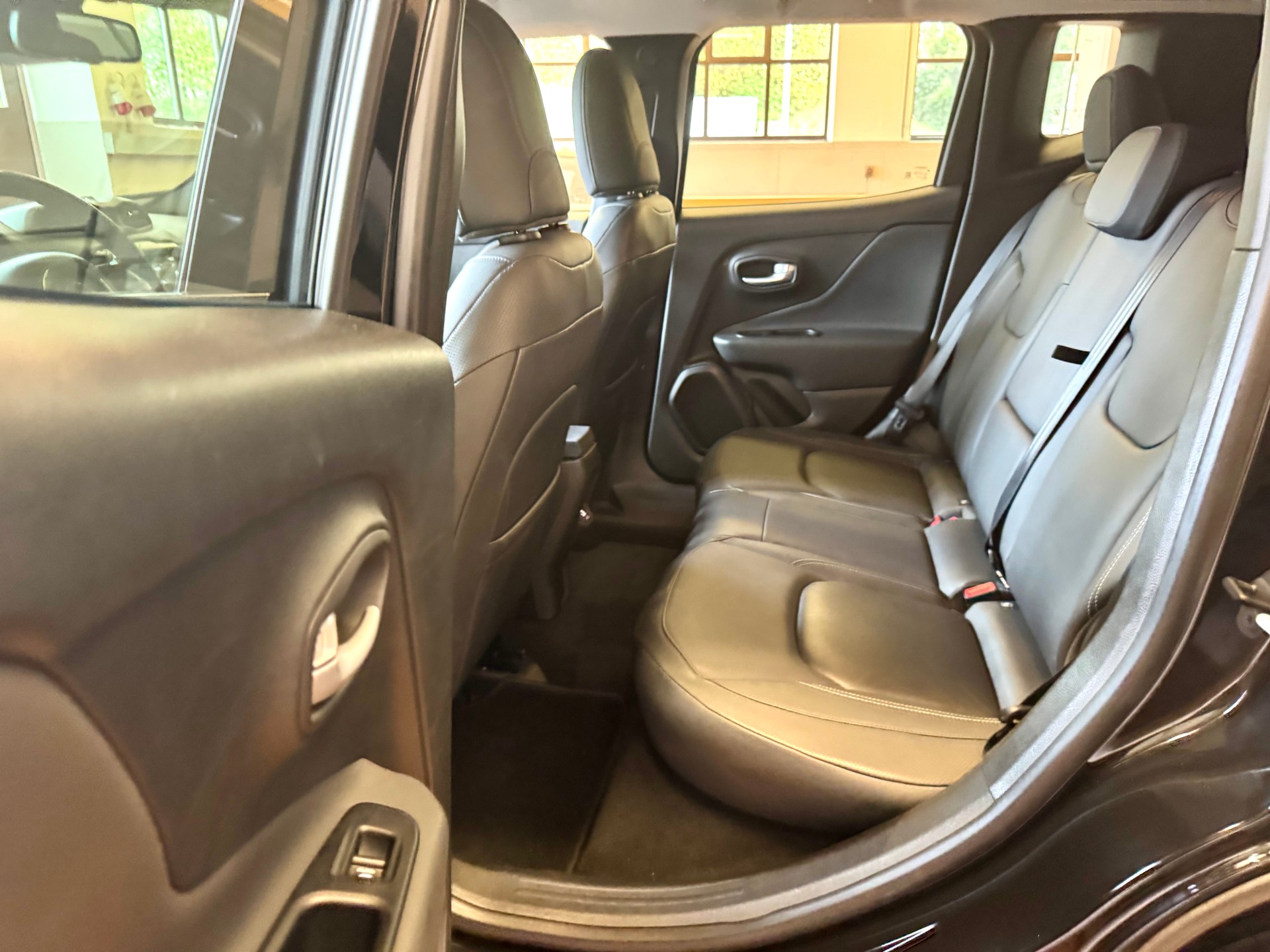 JEEP Renegade 1.5 MHEV Swiss Limited Plus-image-16