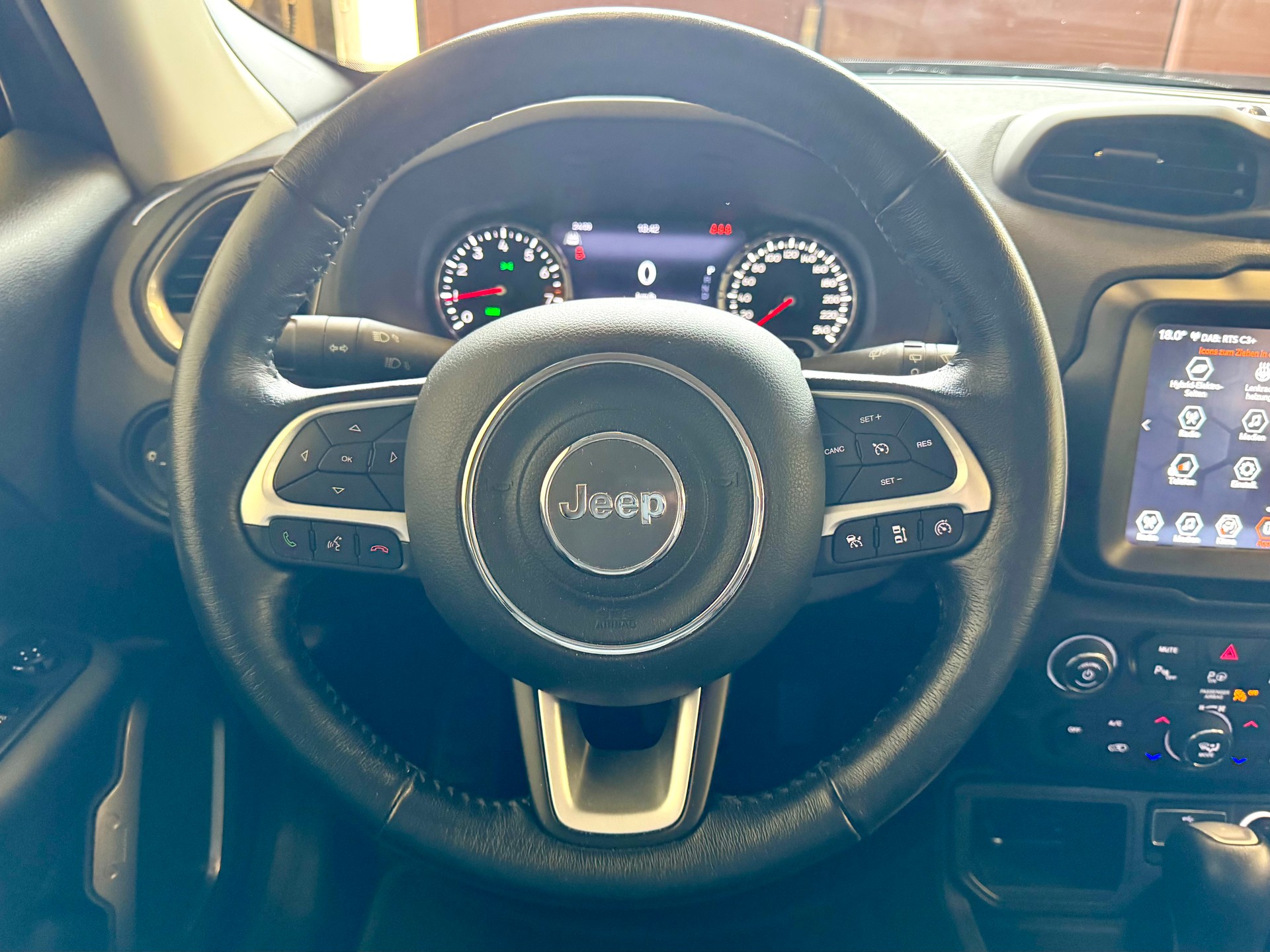 JEEP Renegade 1.5 MHEV Swiss Limited Plus-image-23