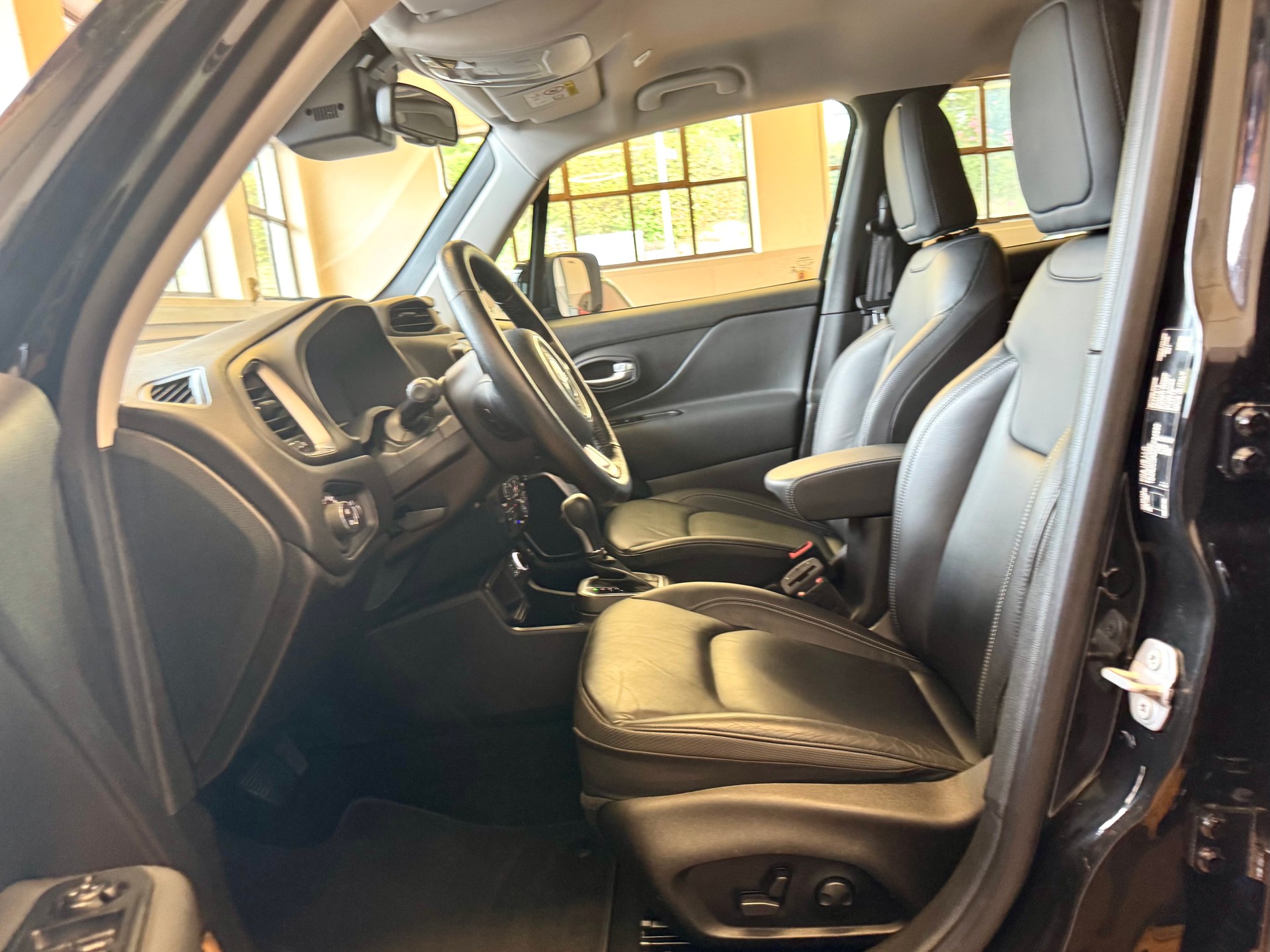 JEEP Renegade 1.5 MHEV Swiss Limited Plus-image-14