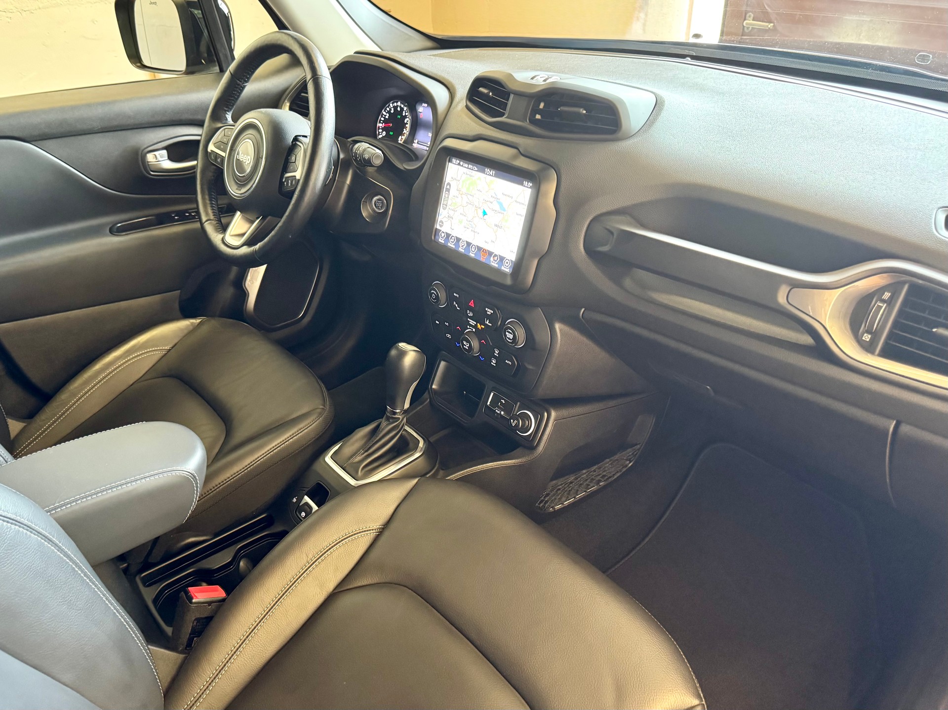 JEEP Renegade 1.5 MHEV Swiss Limited Plus-image-21