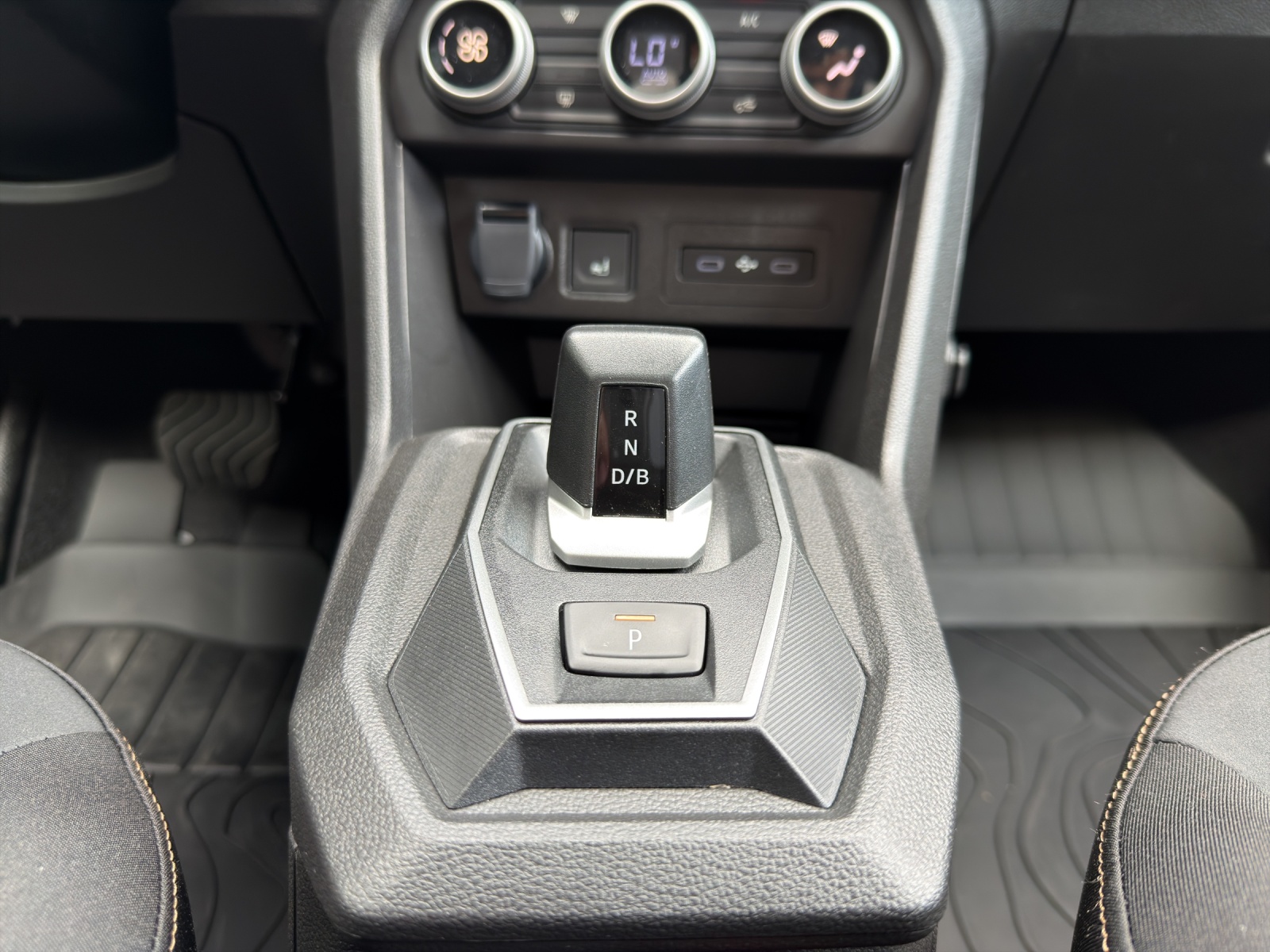 DACIA Jogger 1.8 Hybrid Extreme 7P-image-11