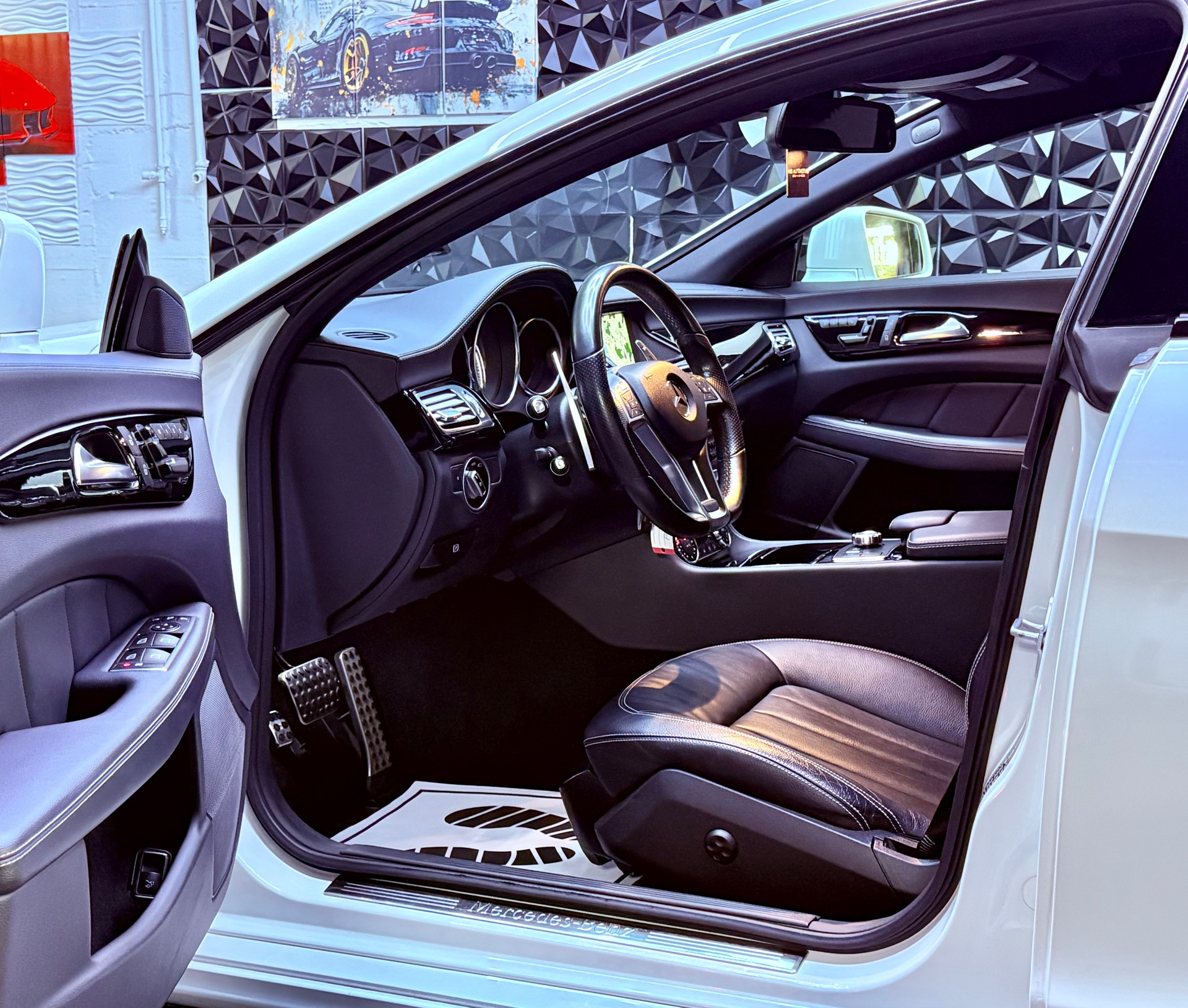 MERCEDES-BENZ CLS 350 CDI 7G-Tronic AMG Line-image-29