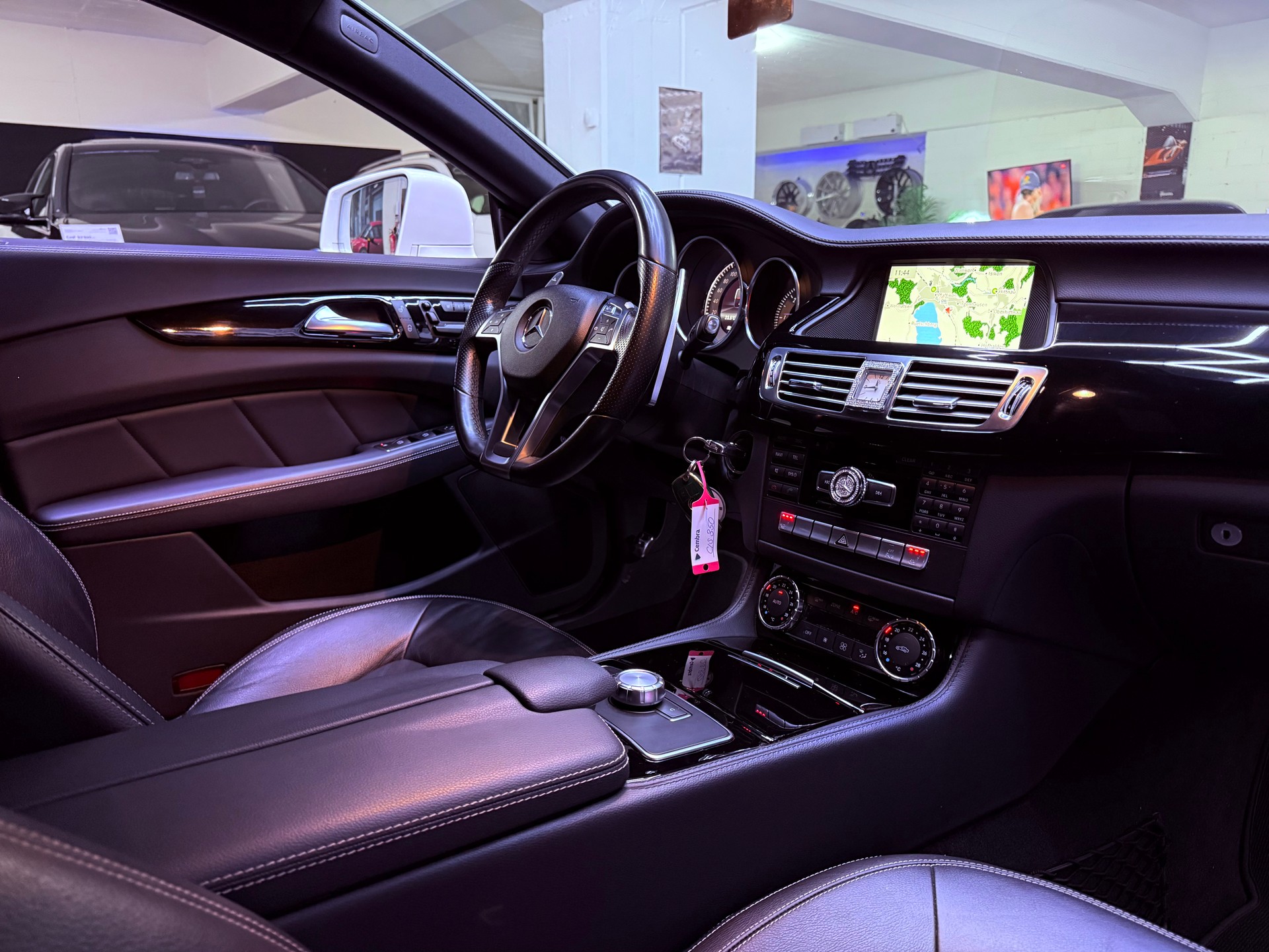 MERCEDES-BENZ CLS 350 CDI 7G-Tronic AMG Line-image-26