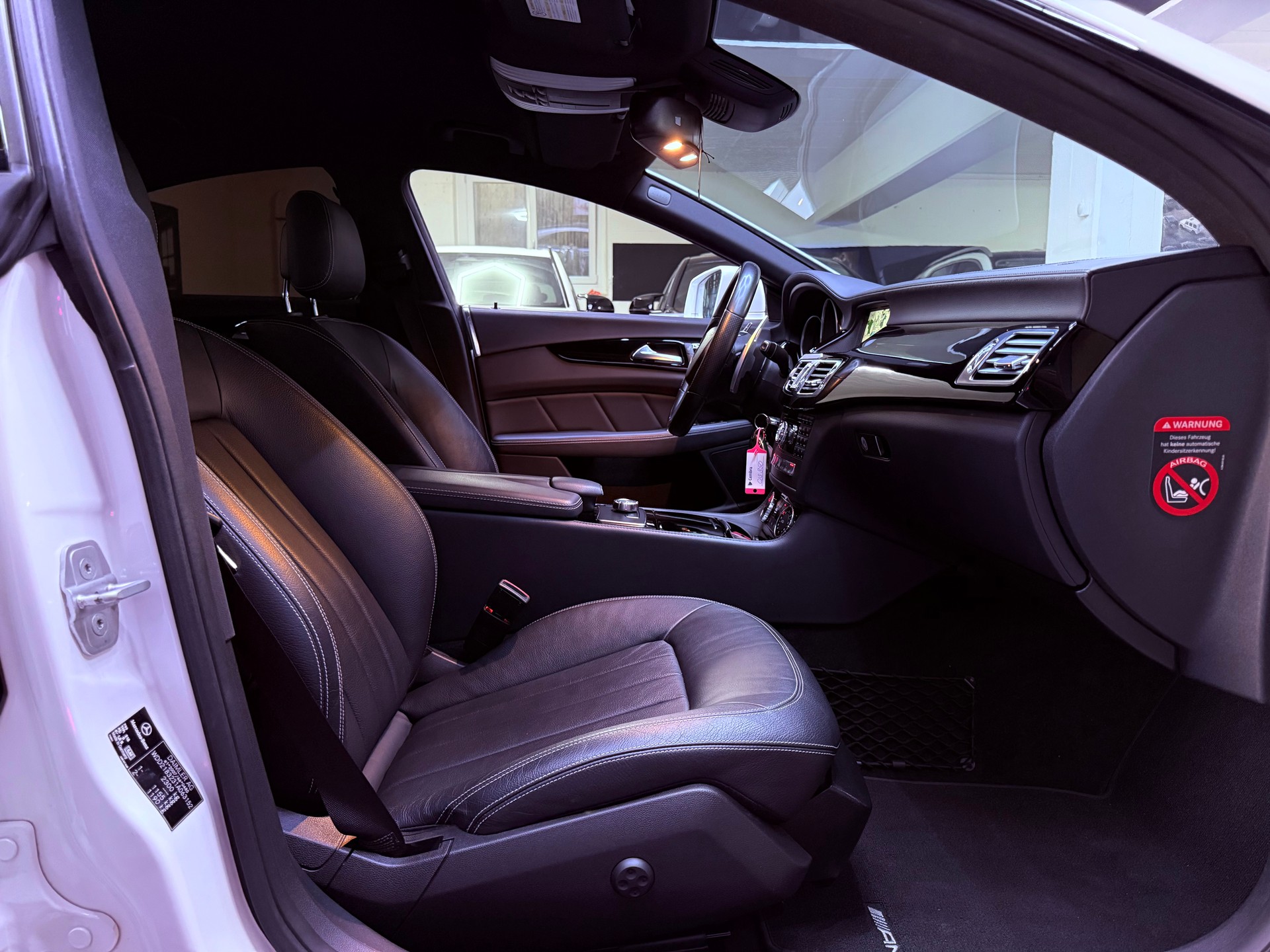 MERCEDES-BENZ CLS 350 CDI 7G-Tronic AMG Line-image-25