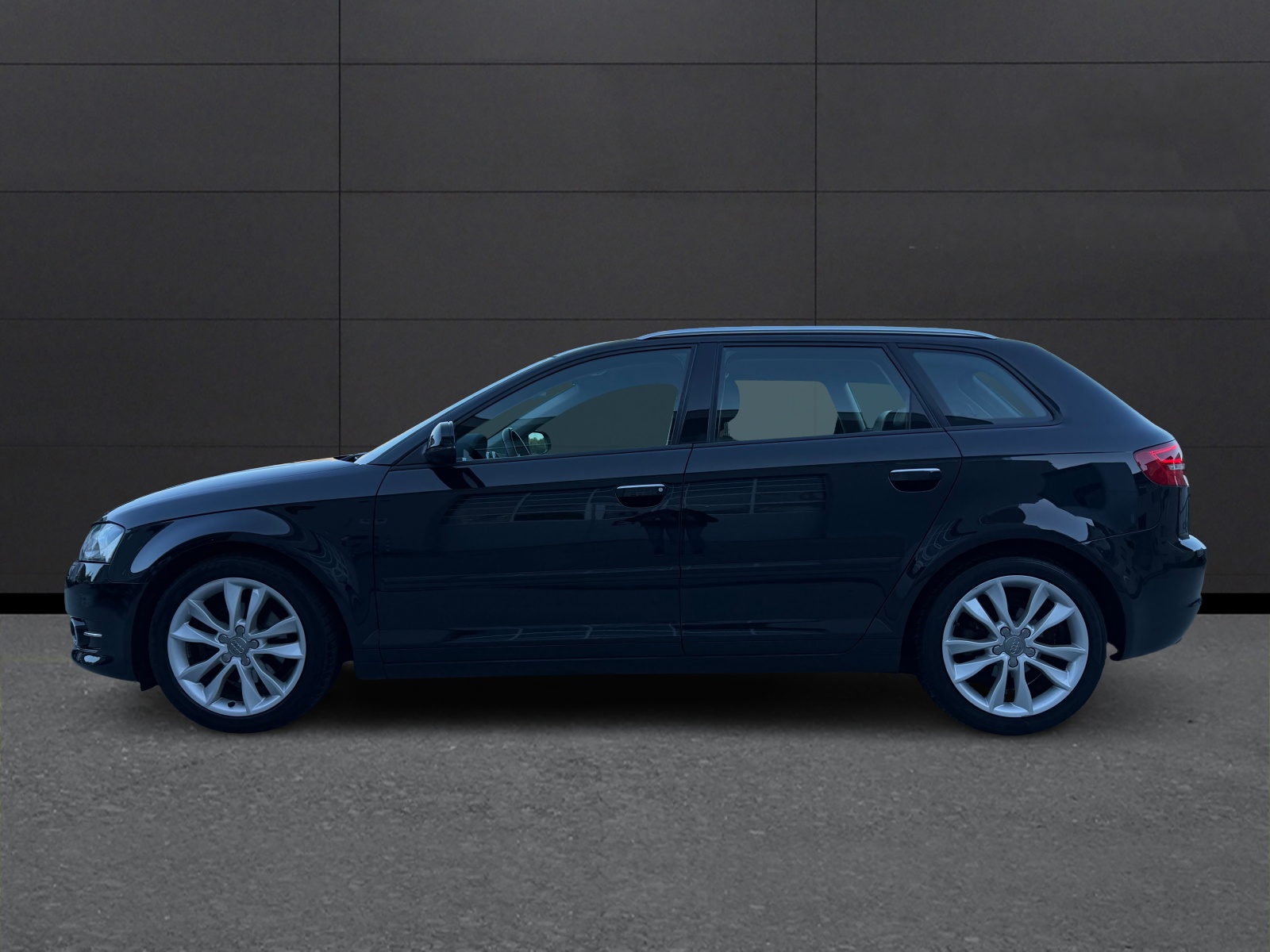 AUDI A3 Sportback 1.8 TFSI Ambition-showroom-element-1