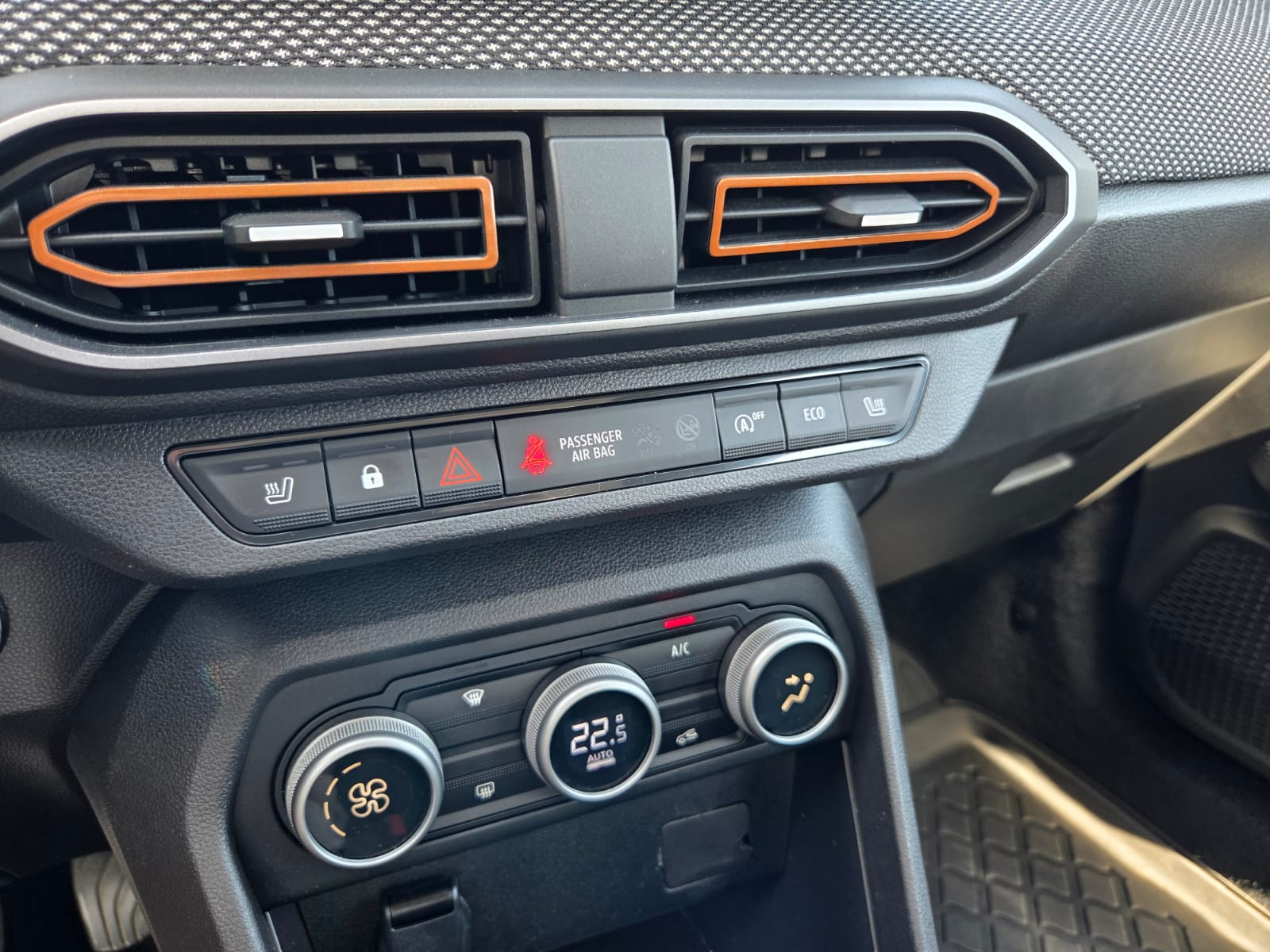 DACIA Sandero Stepway TCe 90 Expression CVT-image-14