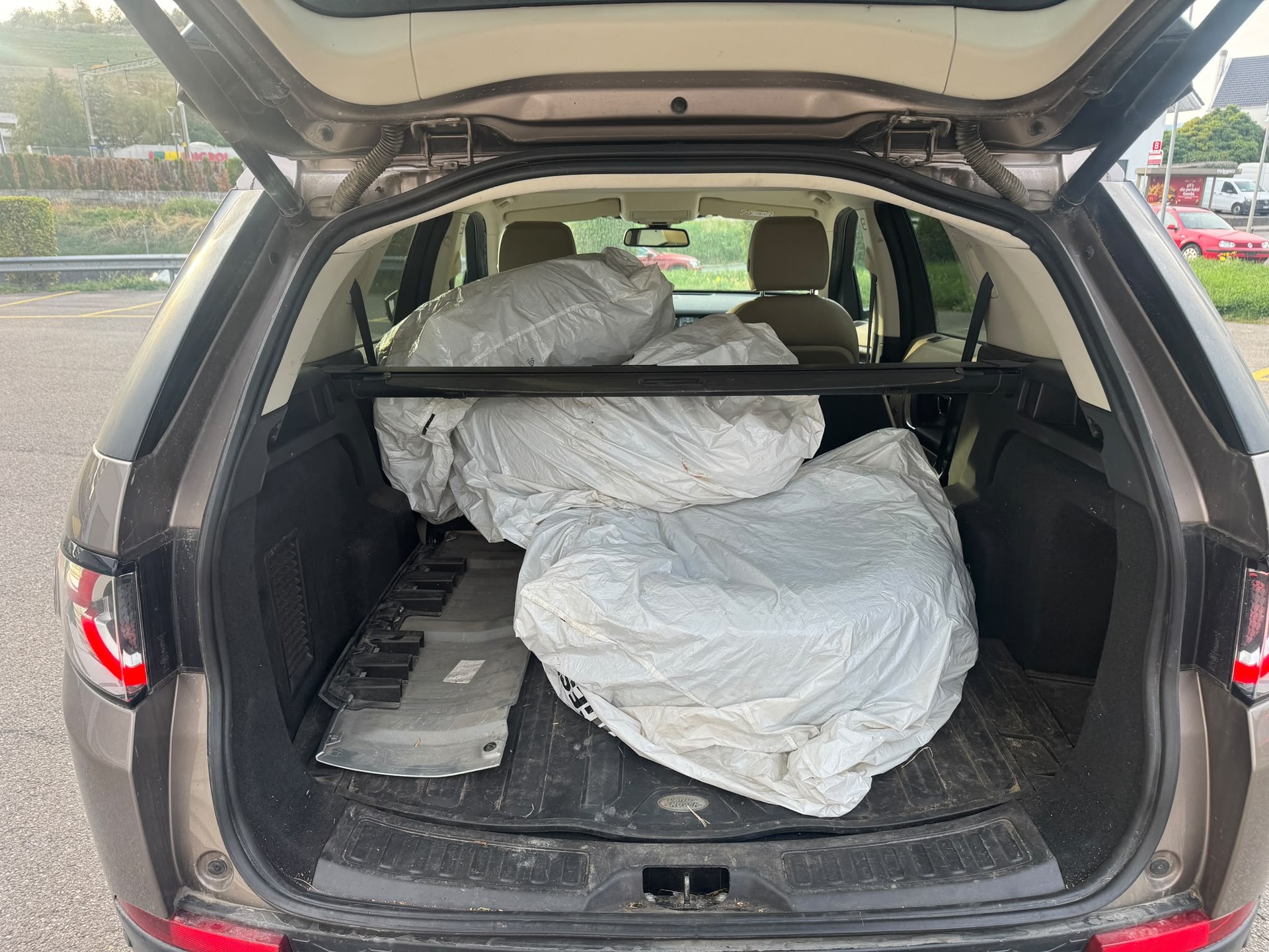 LAND ROVER Discovery Sport 2.0 TD4 SE AT9-image-13