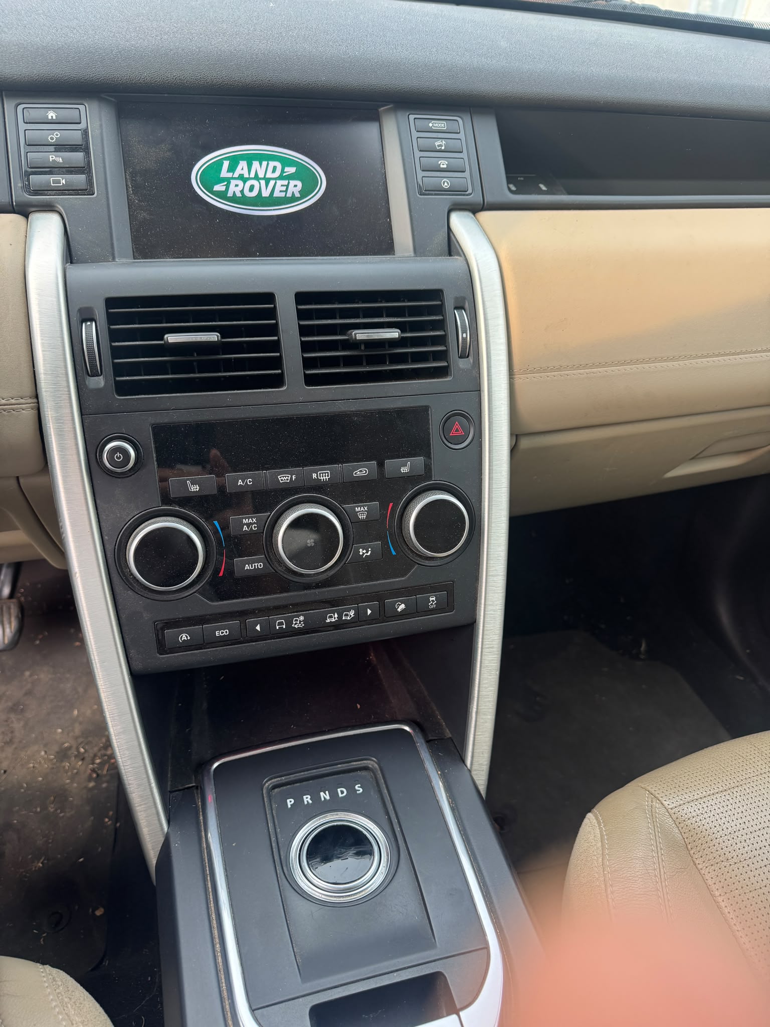 LAND ROVER Discovery Sport 2.0 TD4 SE AT9-image-11