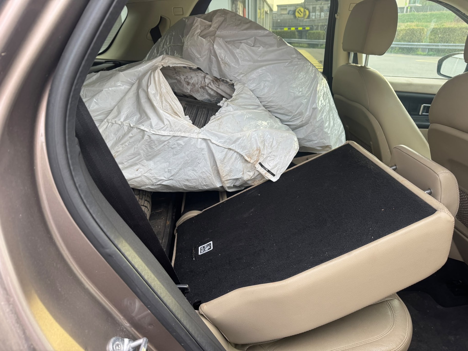 LAND ROVER Discovery Sport 2.0 TD4 SE AT9-image-7