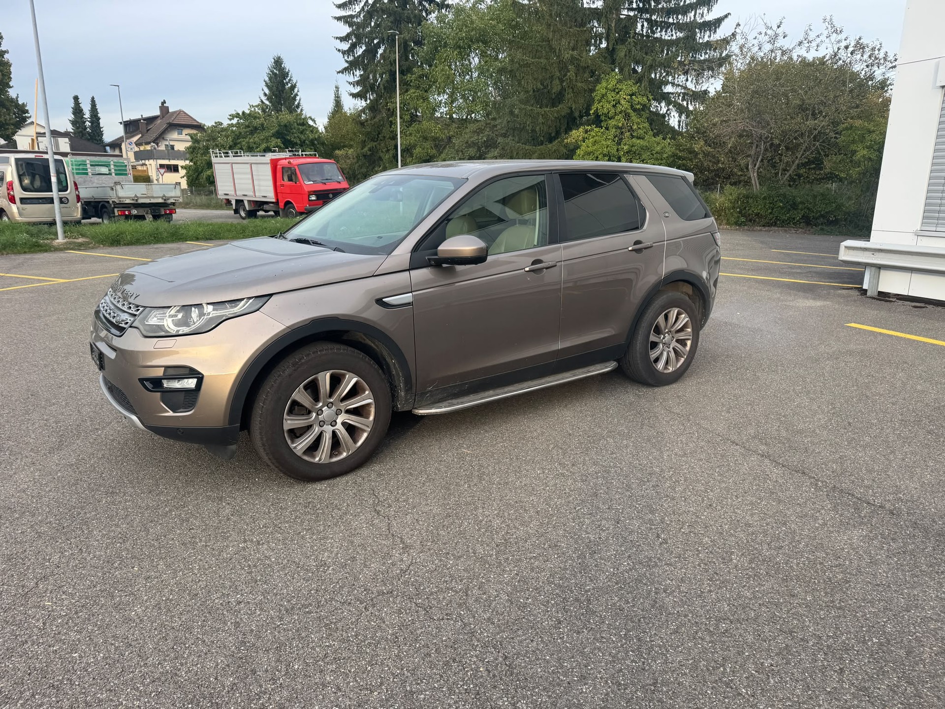 LAND ROVER Discovery Sport 2.0 TD4 SE AT9-image-1
