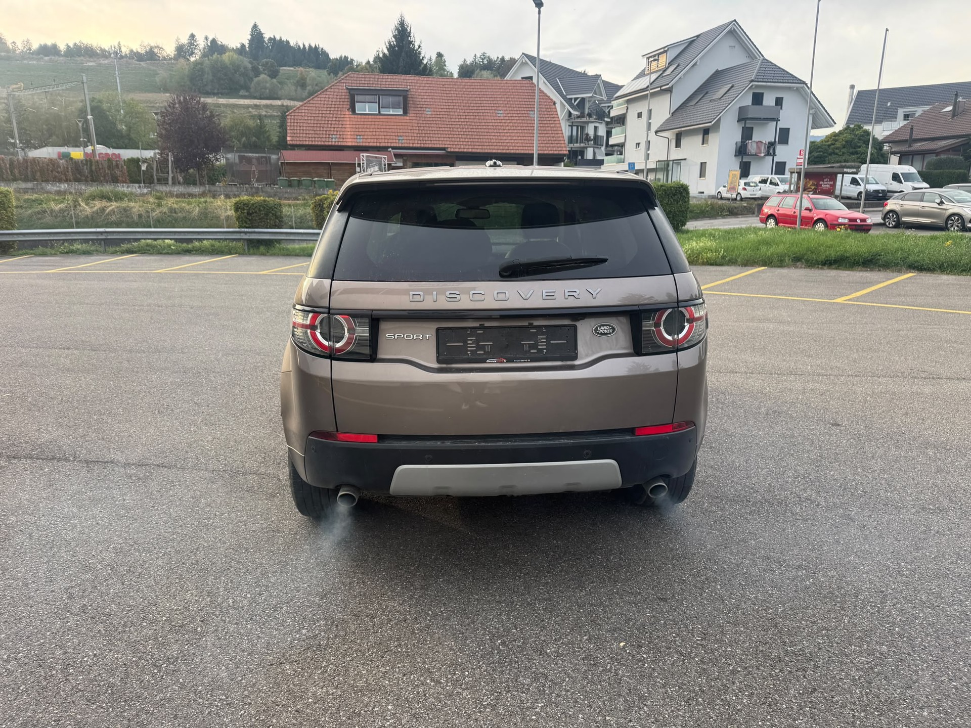 LAND ROVER Discovery Sport 2.0 TD4 SE AT9-image-4