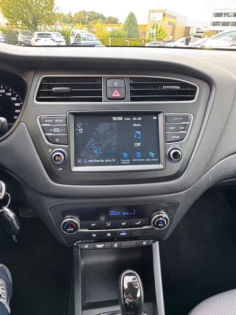 HYUNDAI i20 Active 1.0 T-GDi Amplia DCT-image-15