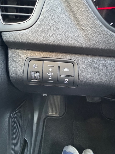 HYUNDAI i20 Active 1.0 T-GDi Amplia DCT-image-13