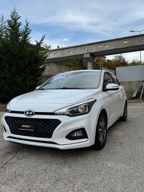 HYUNDAI i20 Active 1.0 T-GDi Amplia DCT-image-1
