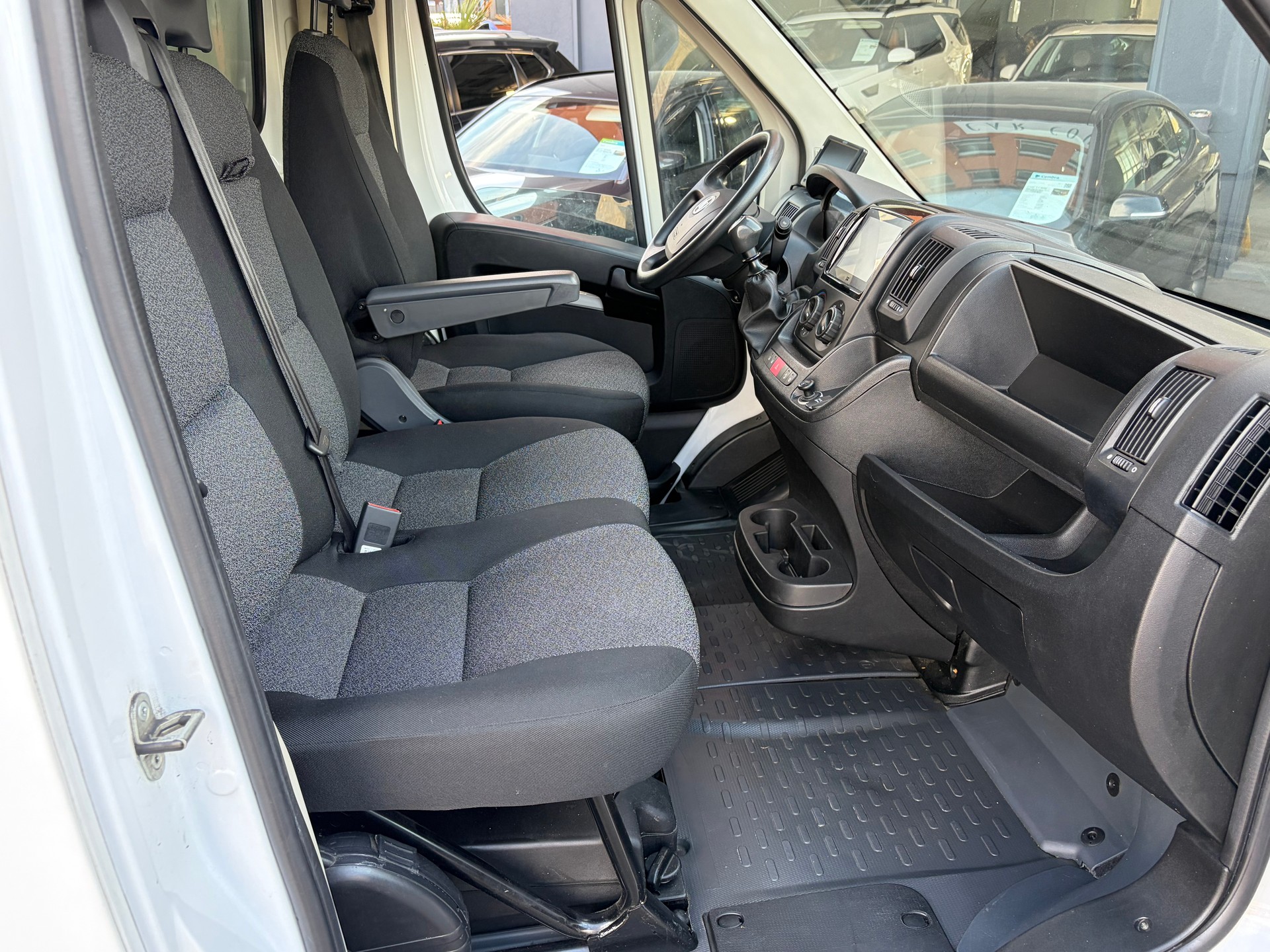 FIAT Ducato 35 2.3 MJ H3 Koffer mit Flügeltüren*Rückfahrkamera*Ab MFK*-image-17