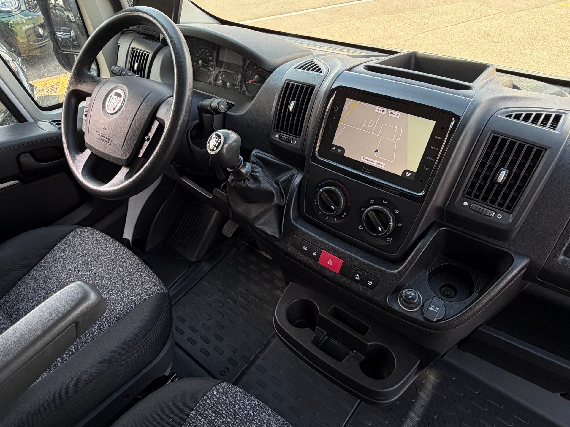 FIAT Ducato 35 2.3 MJ H3 Koffer mit Flügeltüren*Rückfahrkamera*Ab MFK*-image-16