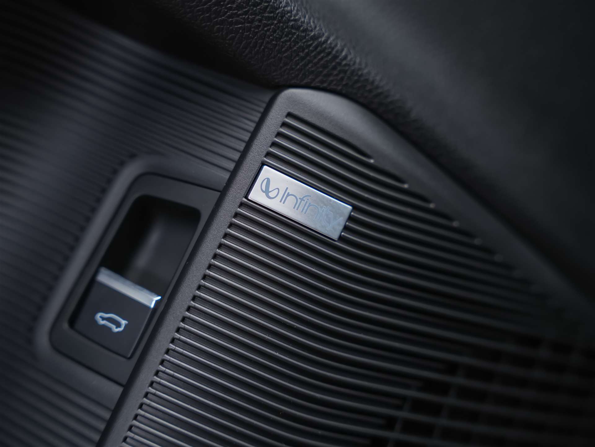 BYD Seal U DM-i Design AWD *SOFORT Verfügbar*Werksgarantie*Lenkradheizung*Sitzbelüftung*360° Kamera*-image-26