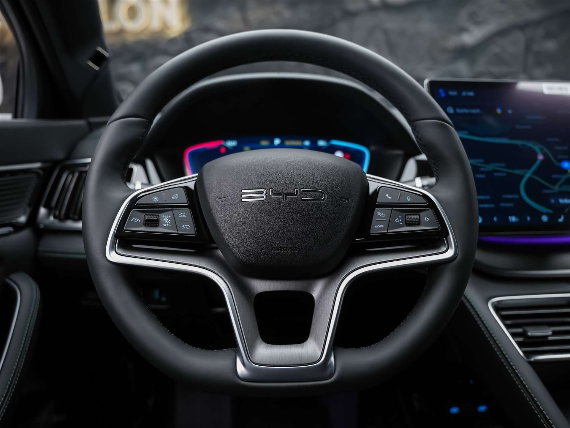 BYD Seal U DM-i Design AWD *SOFORT Verfügbar*Werksgarantie*Lenkradheizung*Sitzbelüftung*360° Kamera*-image-28