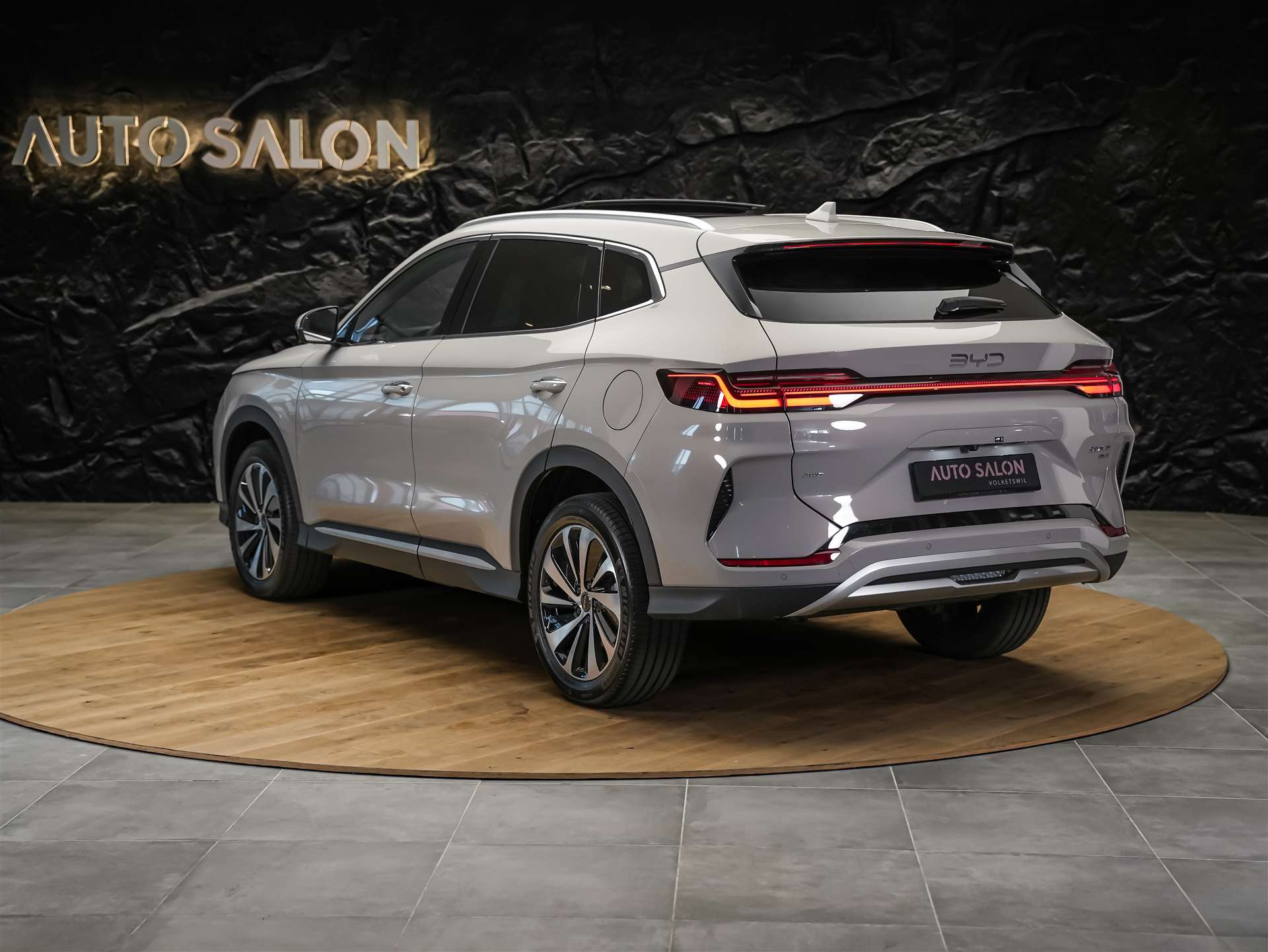 BYD Seal U DM-i Design AWD *SOFORT Verfügbar*Werksgarantie*Lenkradheizung*Sitzbelüftung*360° Kamera*-image-3