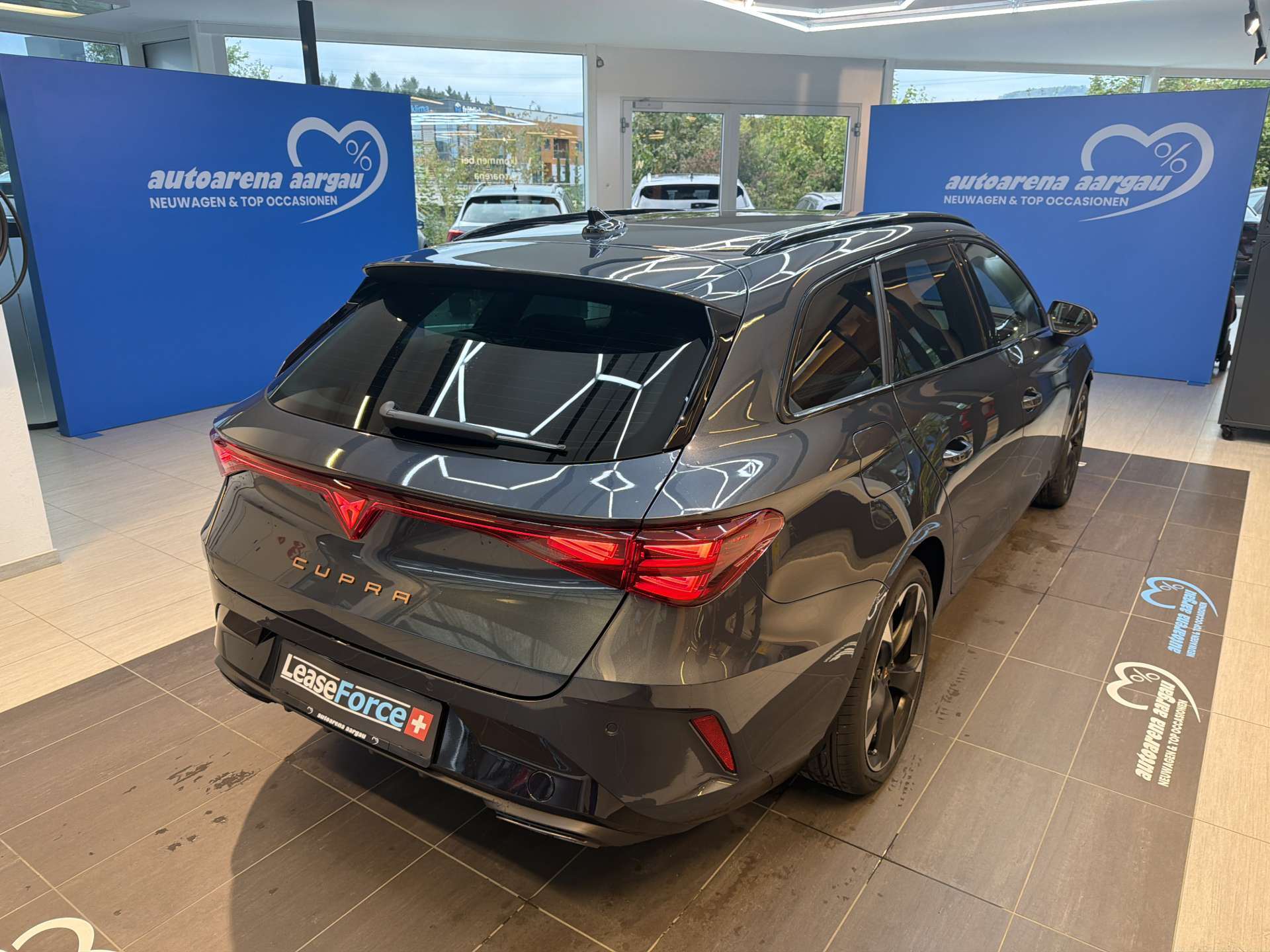 CUPRA LEON ST 1.5 eTSi DSG-Automat-image-2