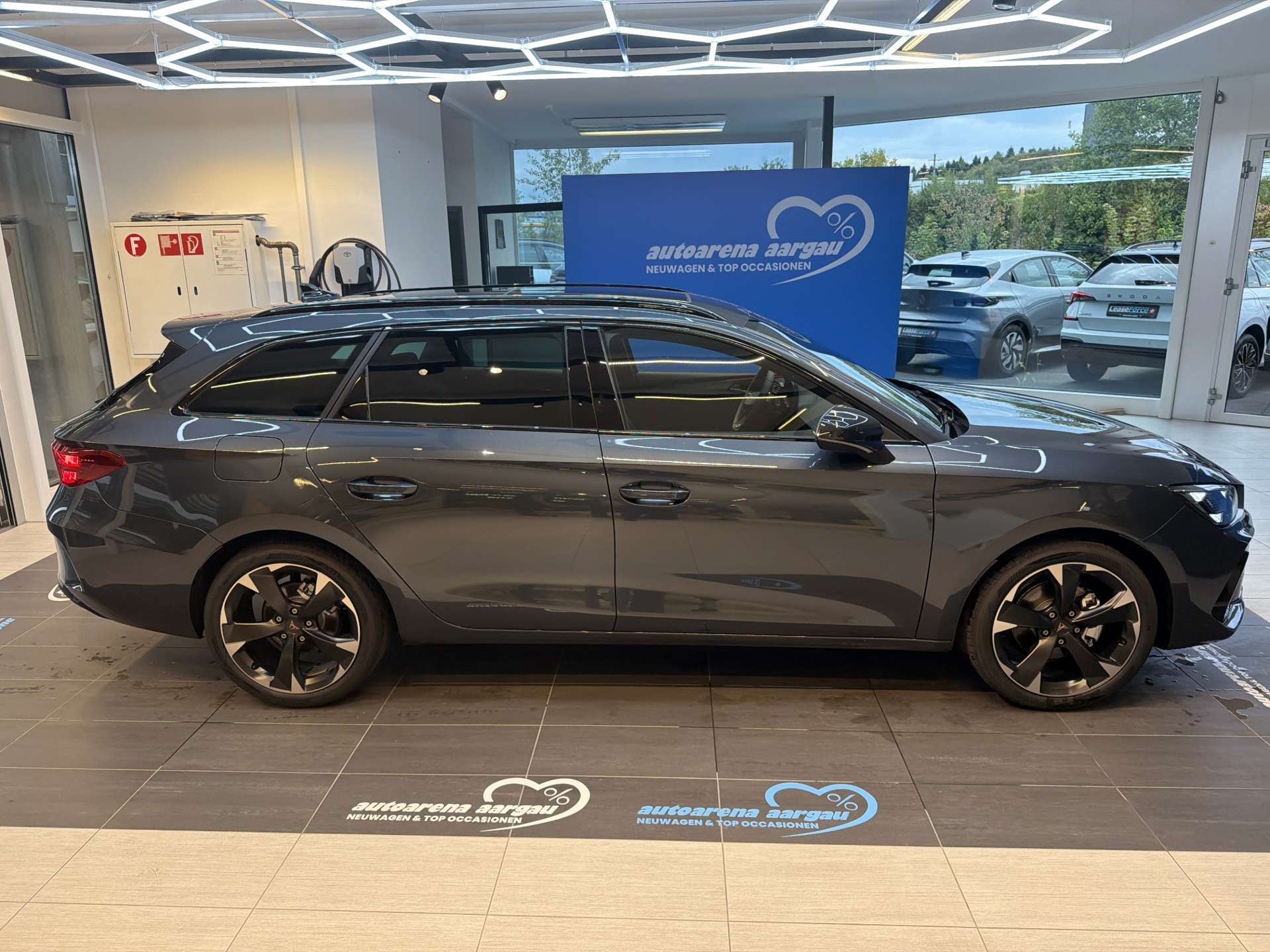 CUPRA LEON ST 1.5 eTSi DSG-Automat-image-11