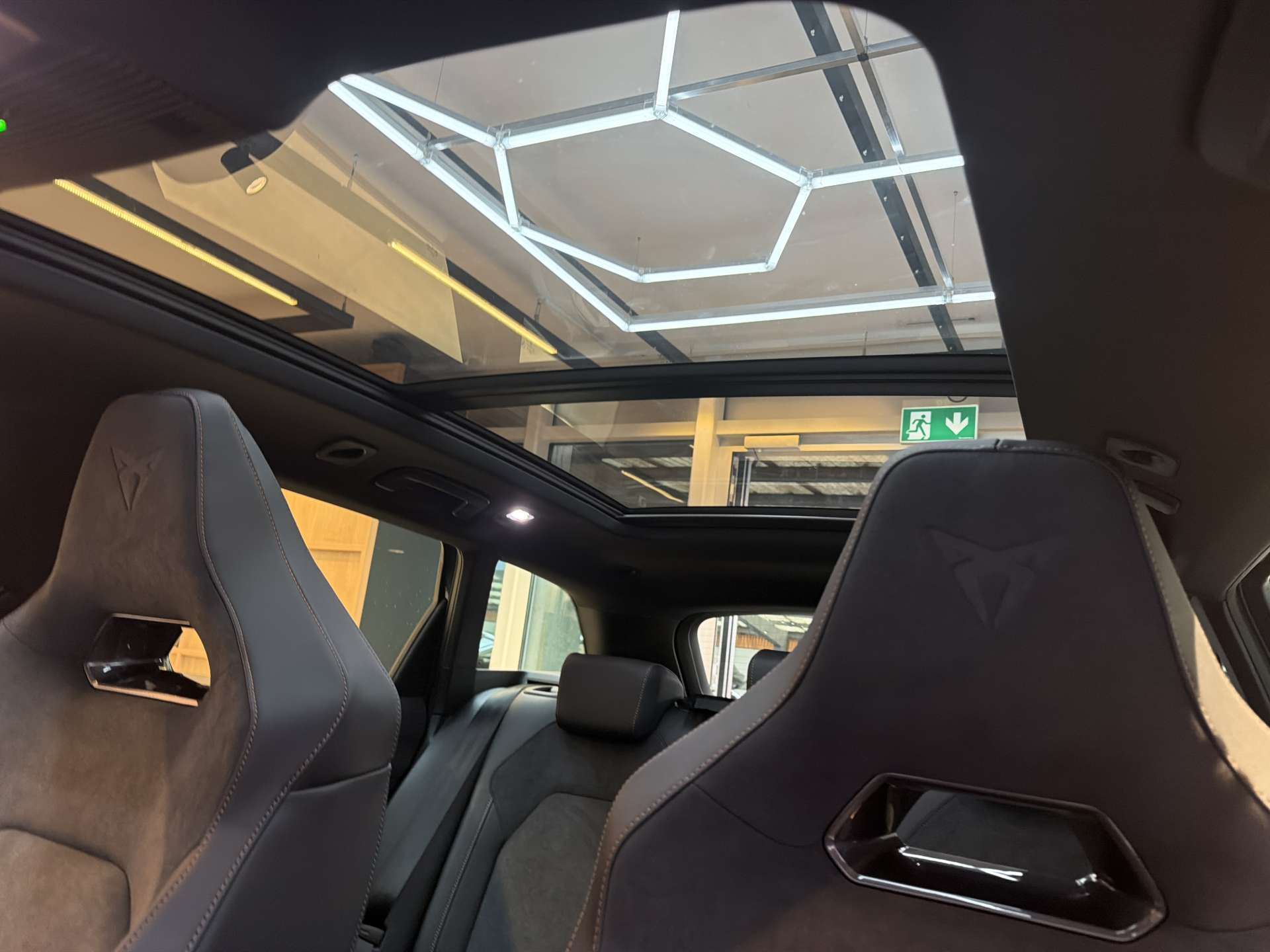 CUPRA LEON ST 1.5 eTSi DSG-Automat-image-14