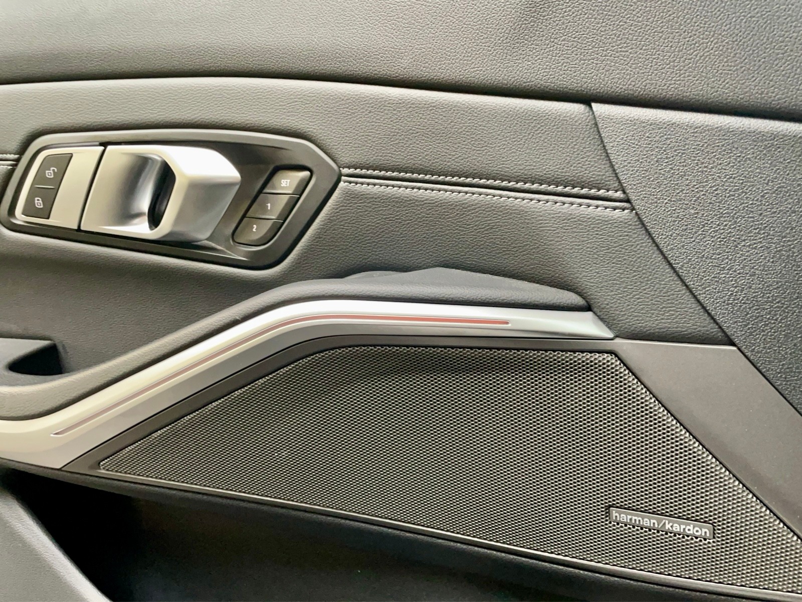 BMW M340i xDrive Steptronic-image-11