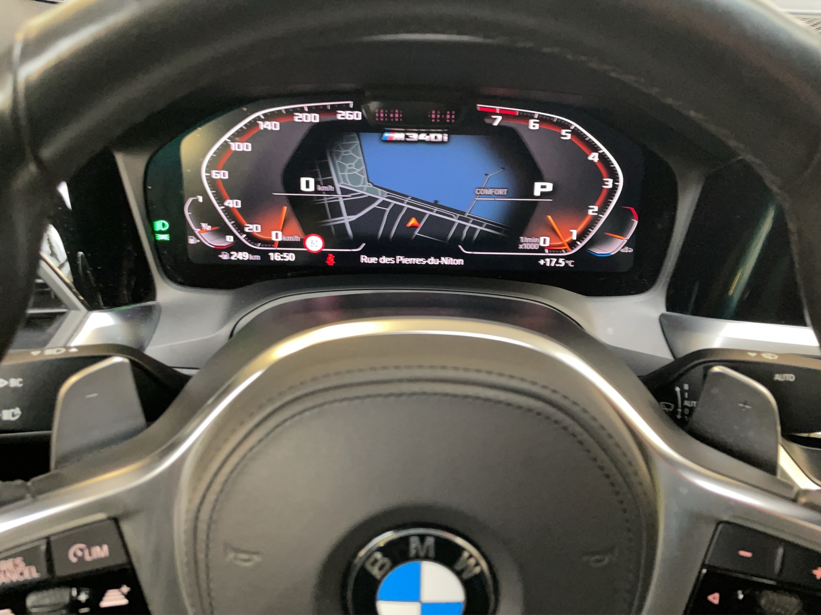 BMW M340i xDrive Steptronic-image-14