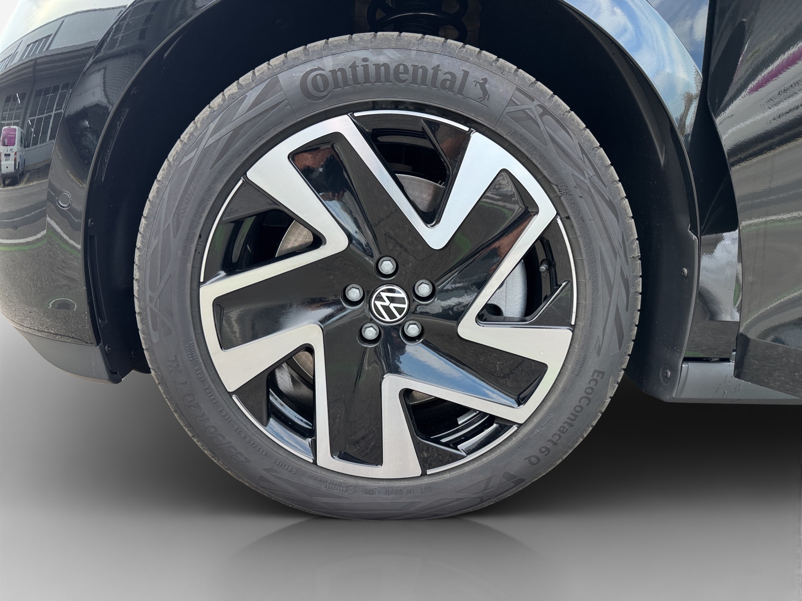 VW ID.Buzz LWB Pro 4 Motion-image-15