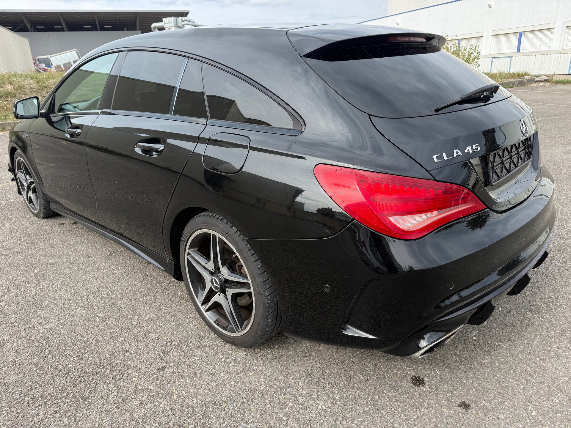 MERCEDES-BENZ CLA Shooting Brake 200 AMG Line 7G-DCT-image-5