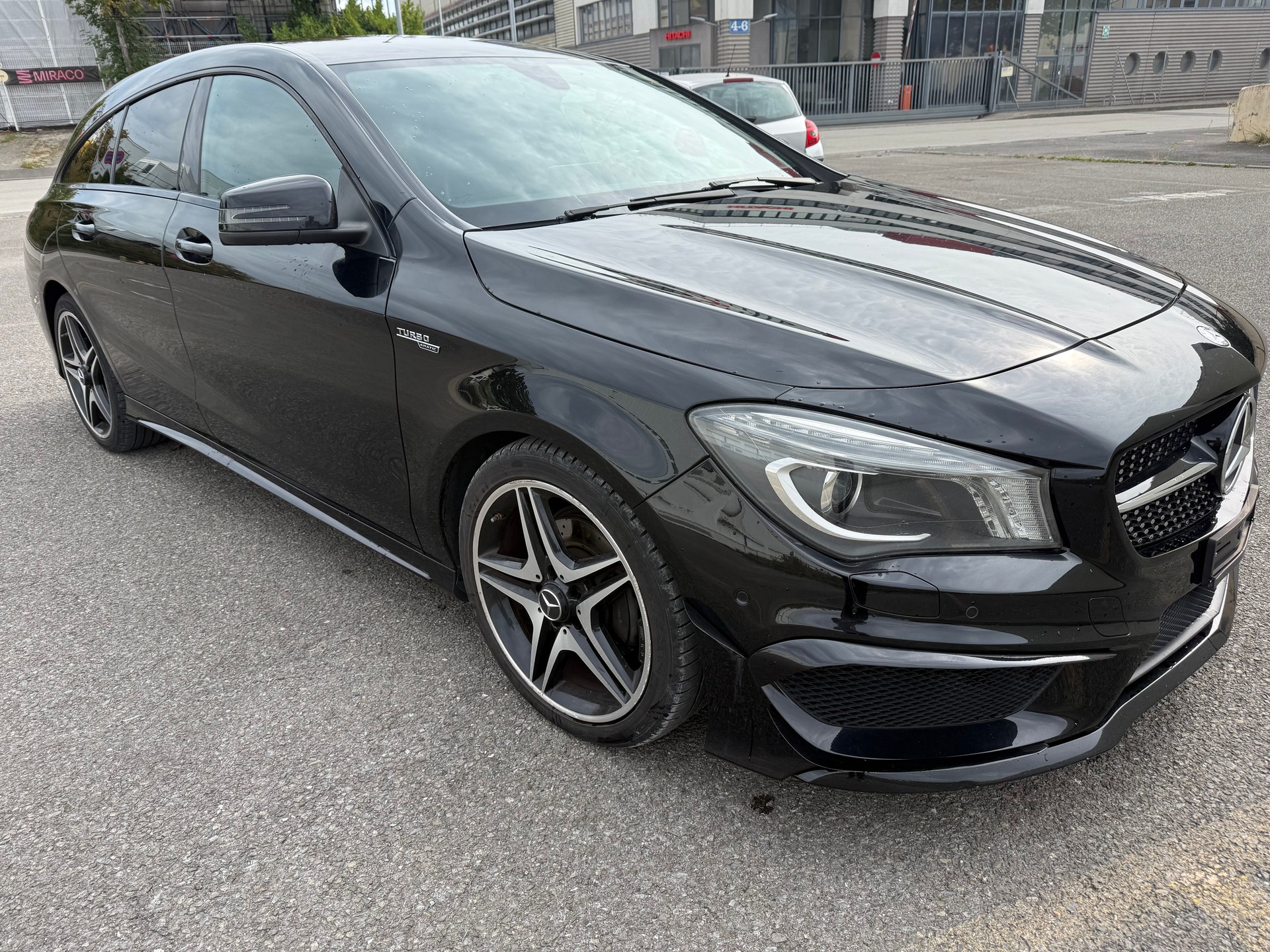 MERCEDES-BENZ CLA Shooting Brake 200 AMG Line 7G-DCT-image-2
