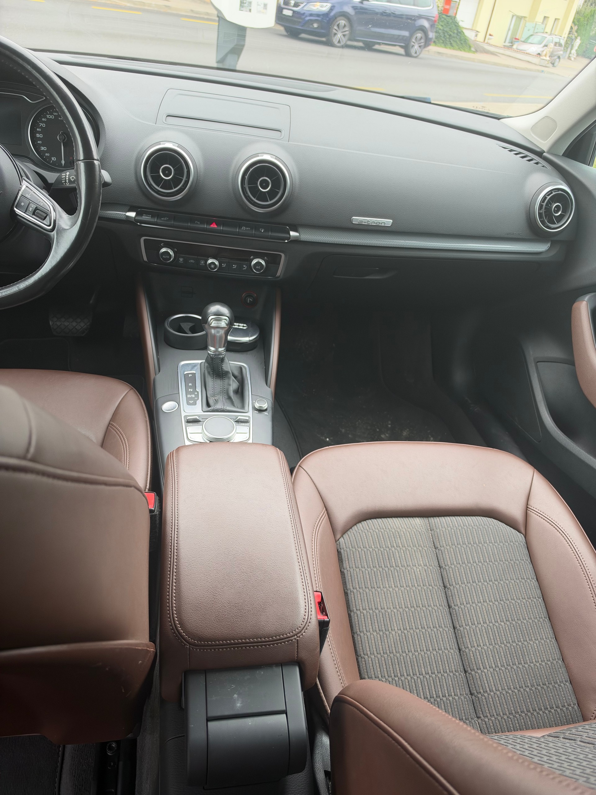 AUDI 1.4 T FSI e-tron Attract. S-Tr-image-2