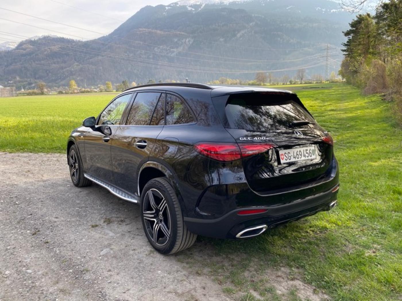 MERCEDES-BENZ GLC 400 e 4Matic EQ Star 9G-Tronic AMG Line PREMIUM-showroom-element-3
