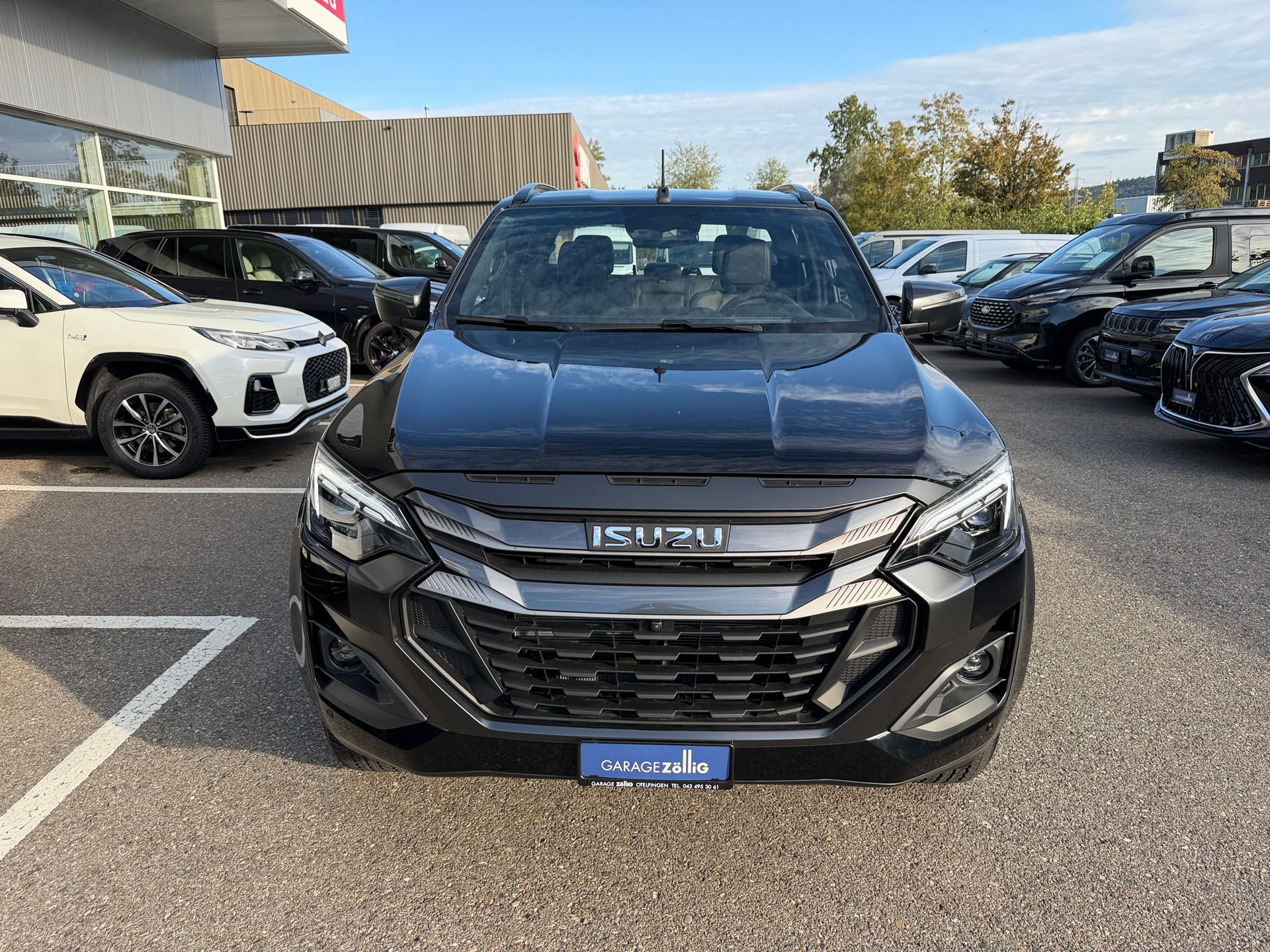 ISUZU CrewCab Nitro Sport 2.2 DMS AT 4x4-image-2