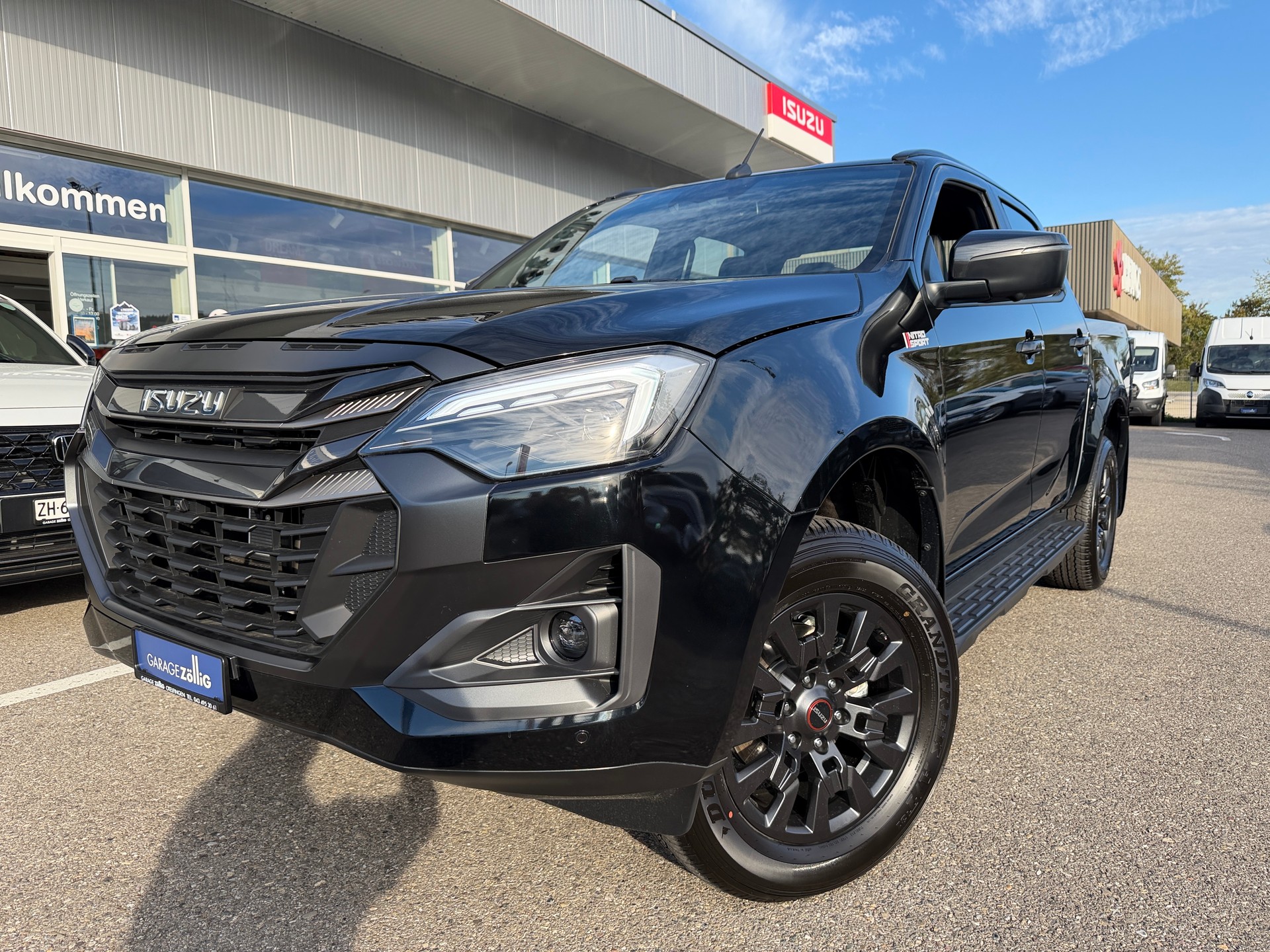 ISUZU CrewCab Nitro Sport 2.2 DMS AT 4x4-image-1