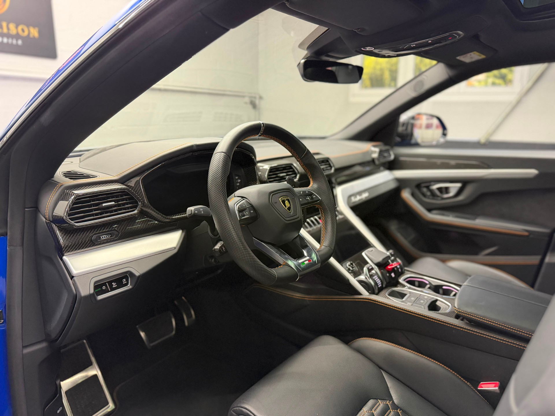 LAMBORGHINI Urus E-Gear | Akrapovic | Full Carbon | Panorama Dach | Lambo Garantie-image-14