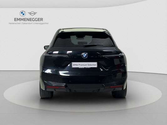 BMW iX xDrive50-image-3