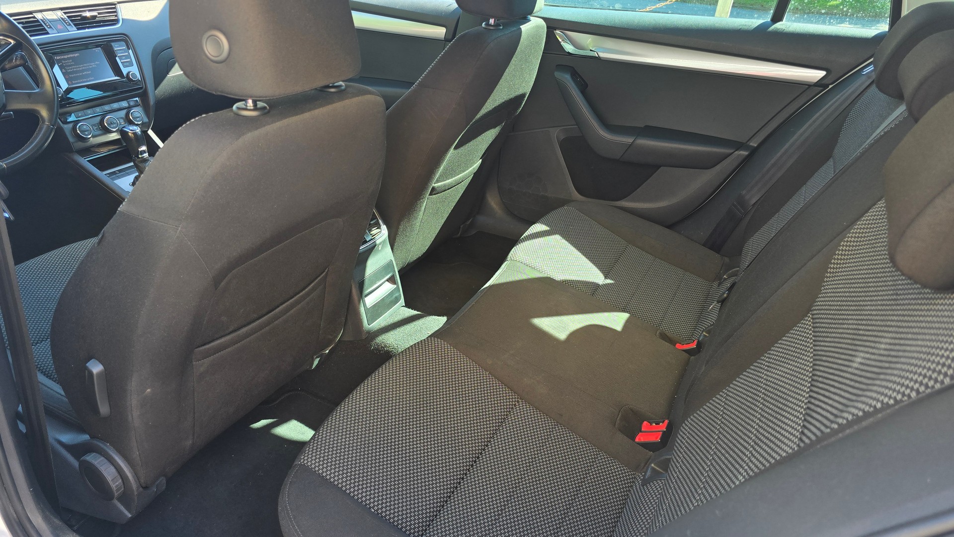 SKODA Octavia Combi 2.0 TDI Style 4x4 DSG-image-8