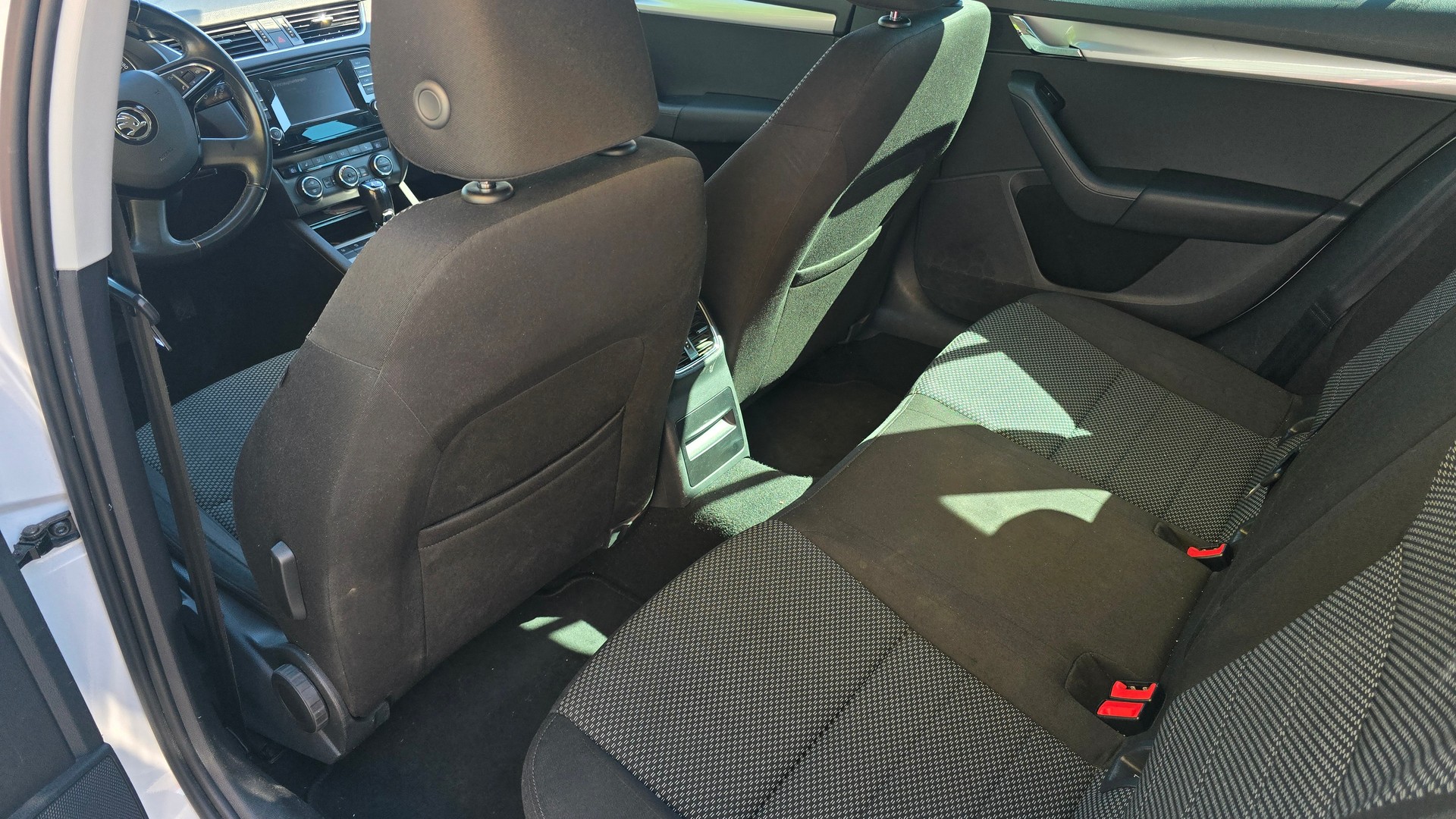 SKODA Octavia Combi 2.0 TDI Style 4x4 DSG-image-6