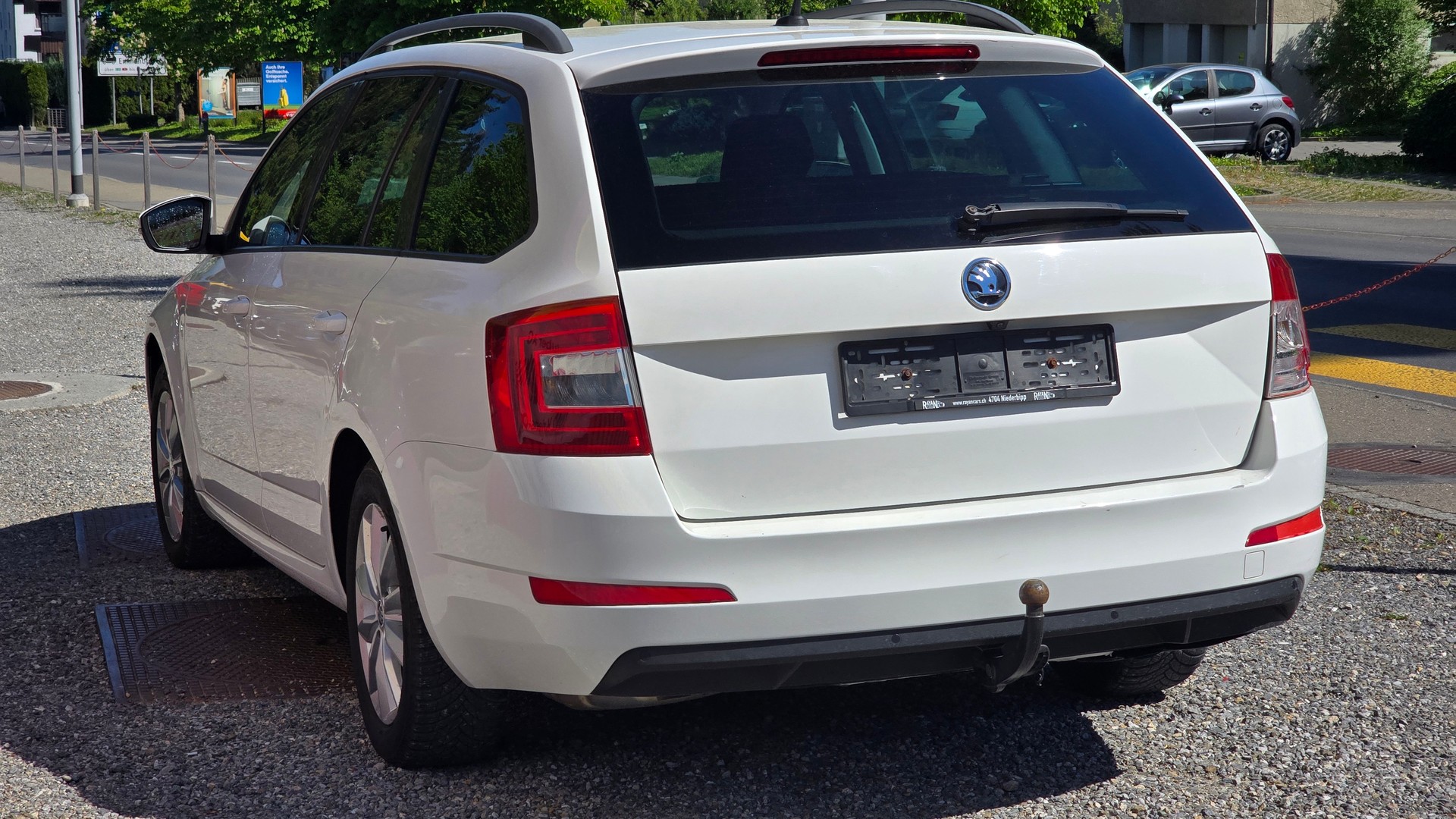 SKODA Octavia Combi 2.0 TDI Style 4x4 DSG-image-2