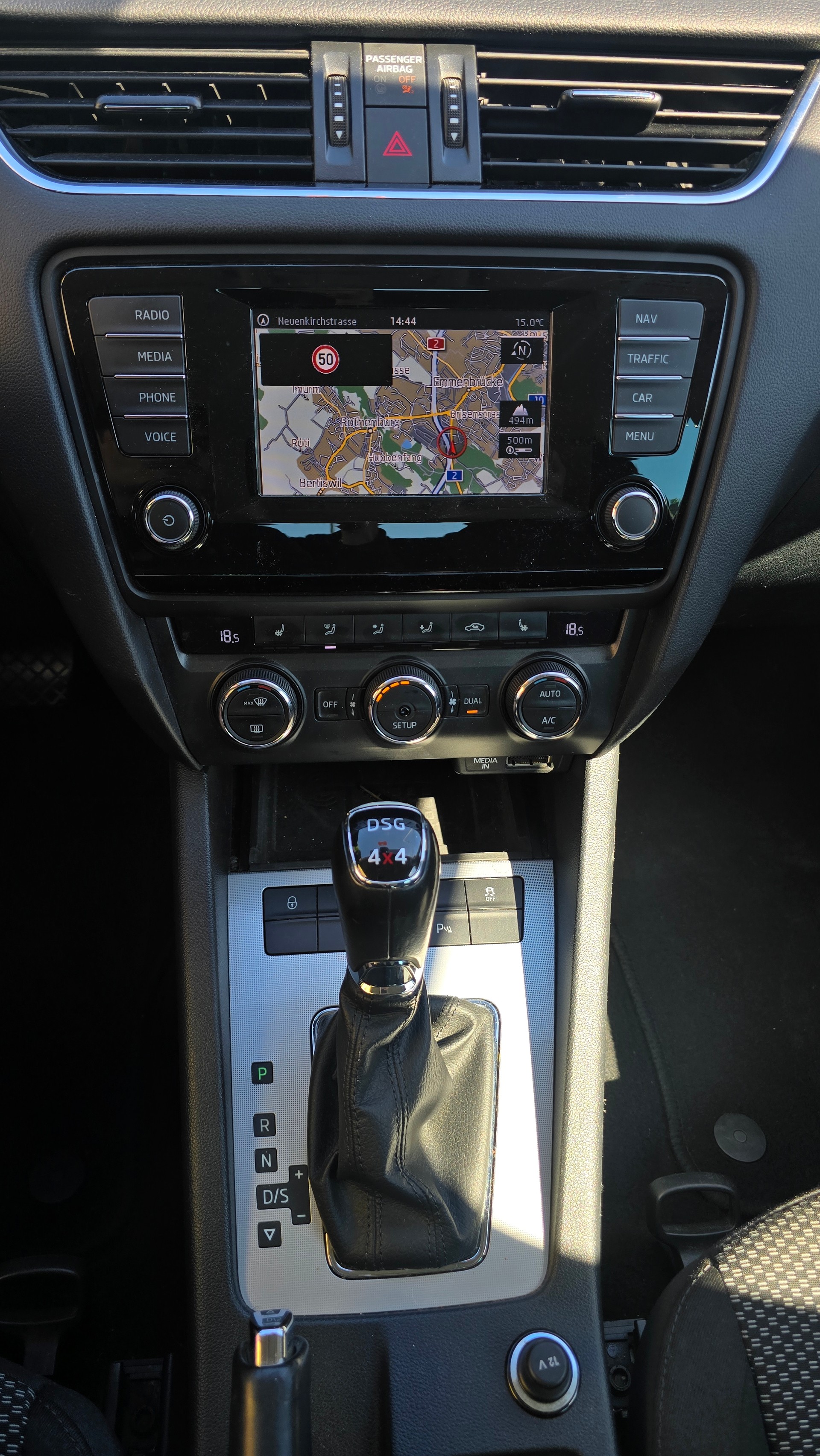 SKODA Octavia Combi 2.0 TDI Style 4x4 DSG-image-15