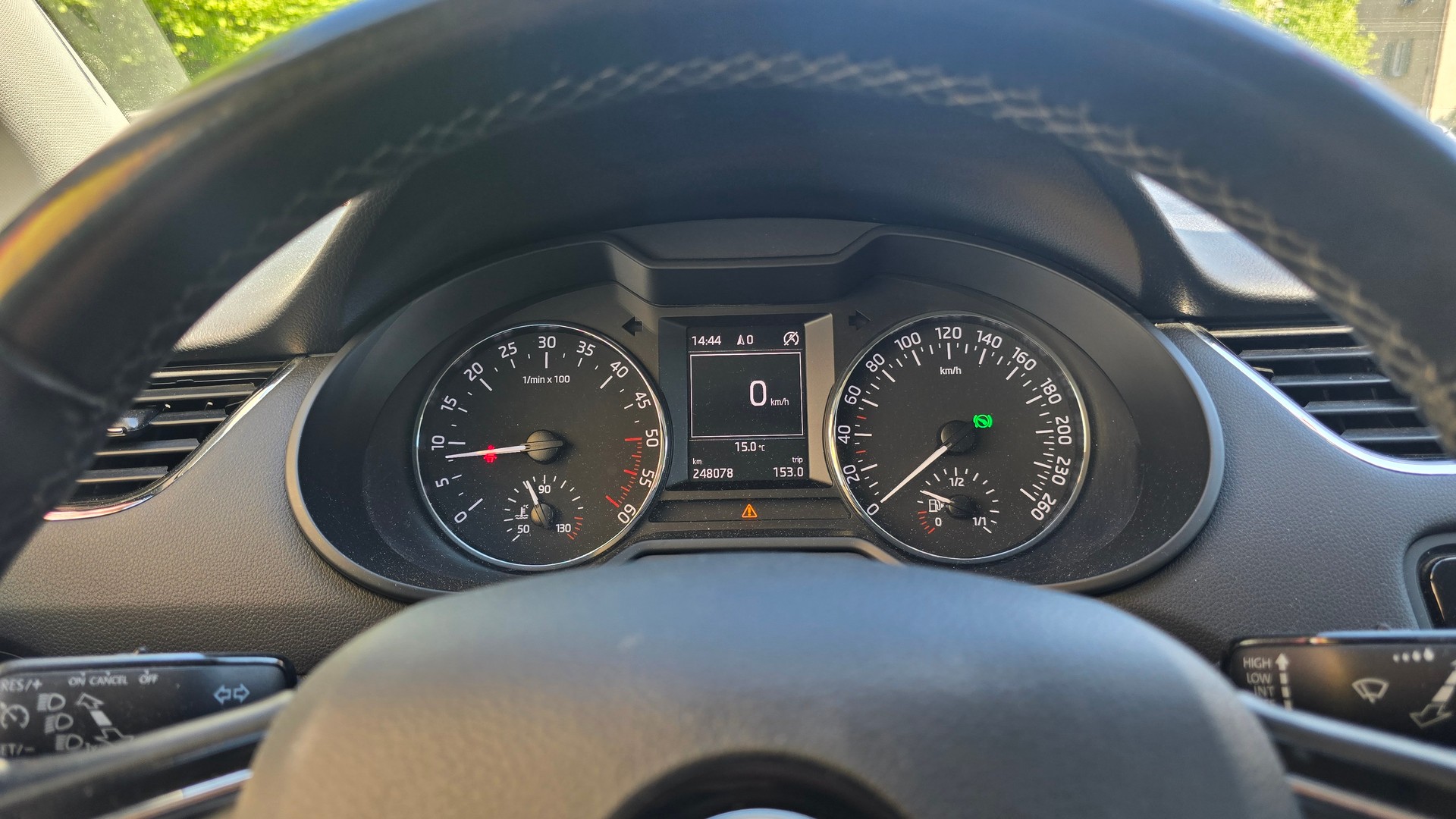 SKODA Octavia Combi 2.0 TDI Style 4x4 DSG-image-14