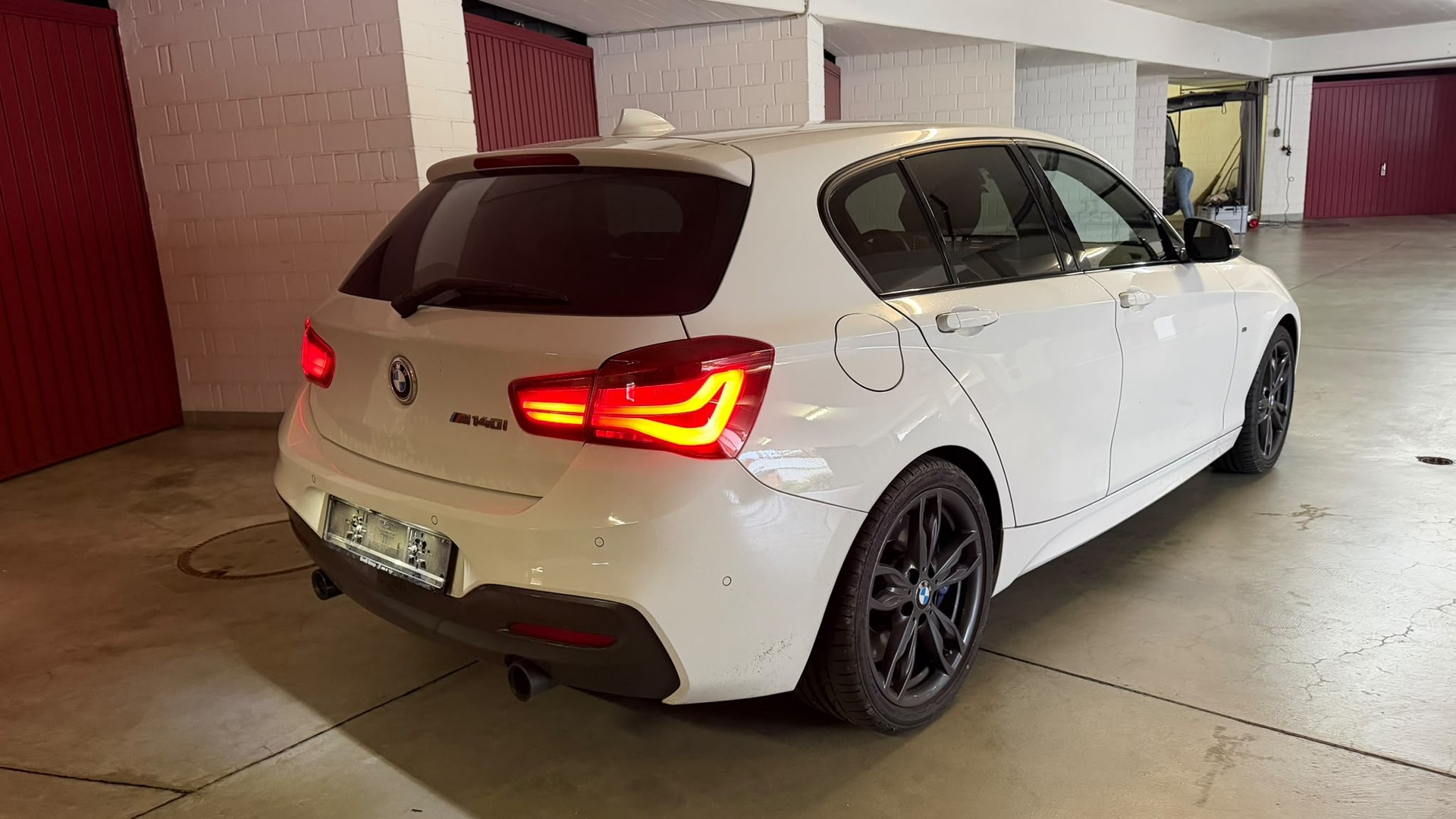 BMW M140i xDrive Steptronic-image-5