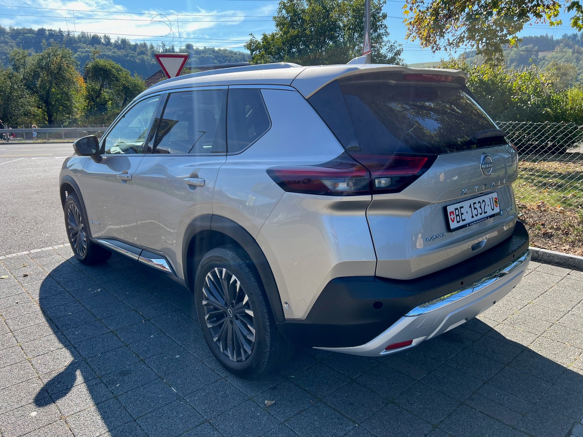 NISSAN X-Trail 1.5 VC-T e-Power 4WD 7 Sitze Tekna-image-4
