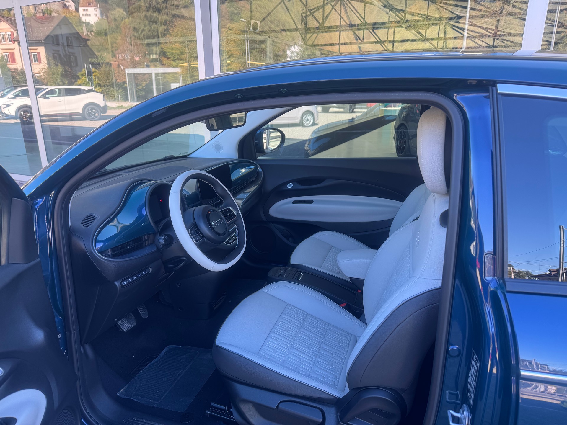 FIAT 500 electric 87 kW La Prima-image-6