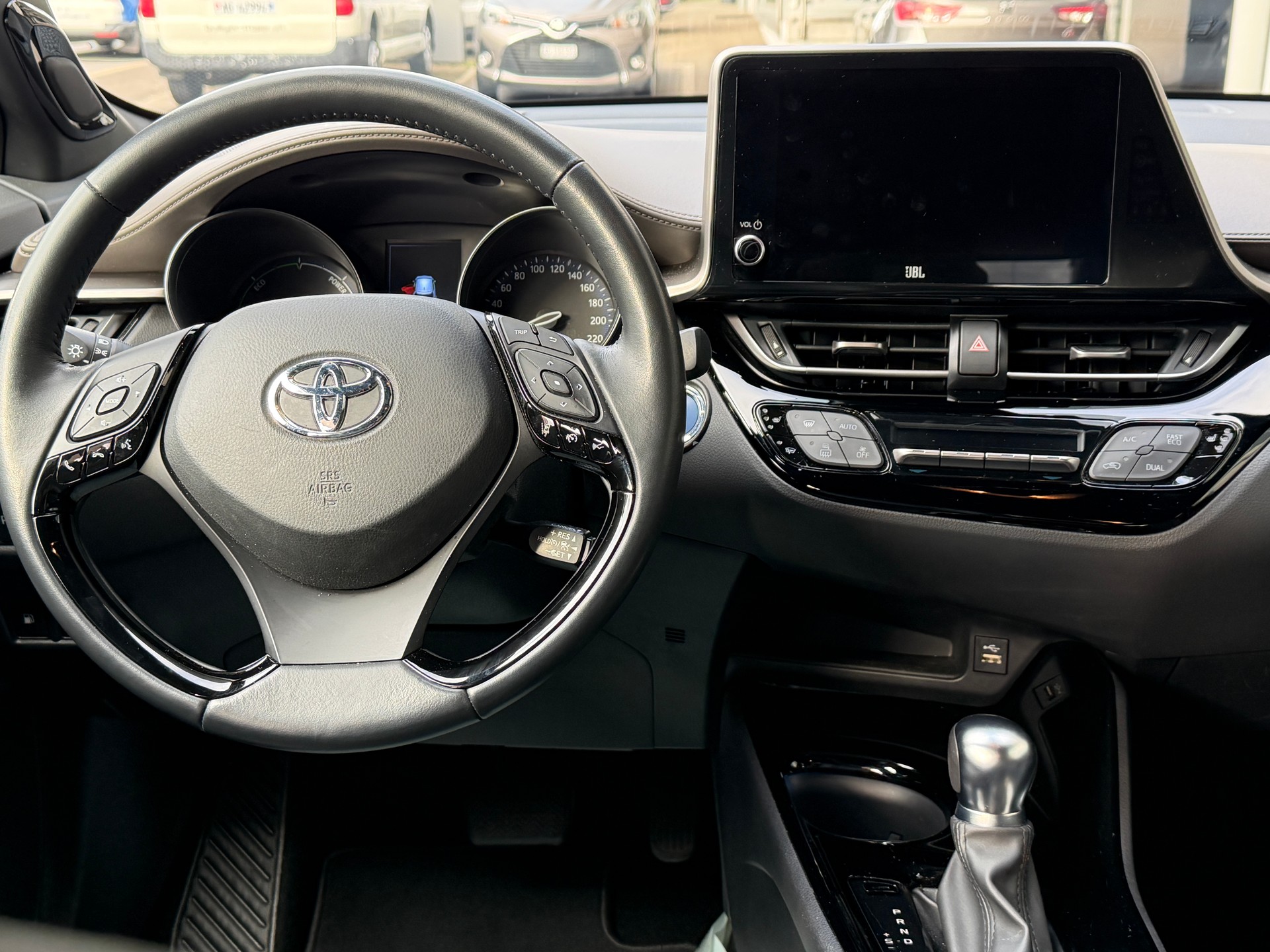 TOYOTA C-HR 2.0 HSD CVT Premium-image-7