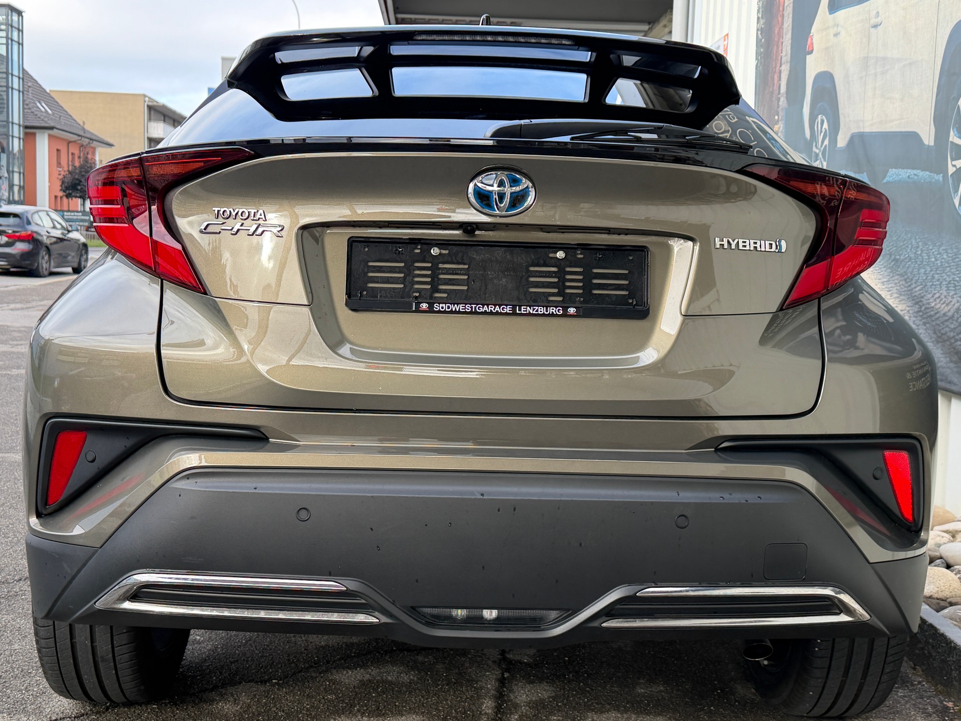 TOYOTA C-HR 2.0 HSD CVT Premium-image-5